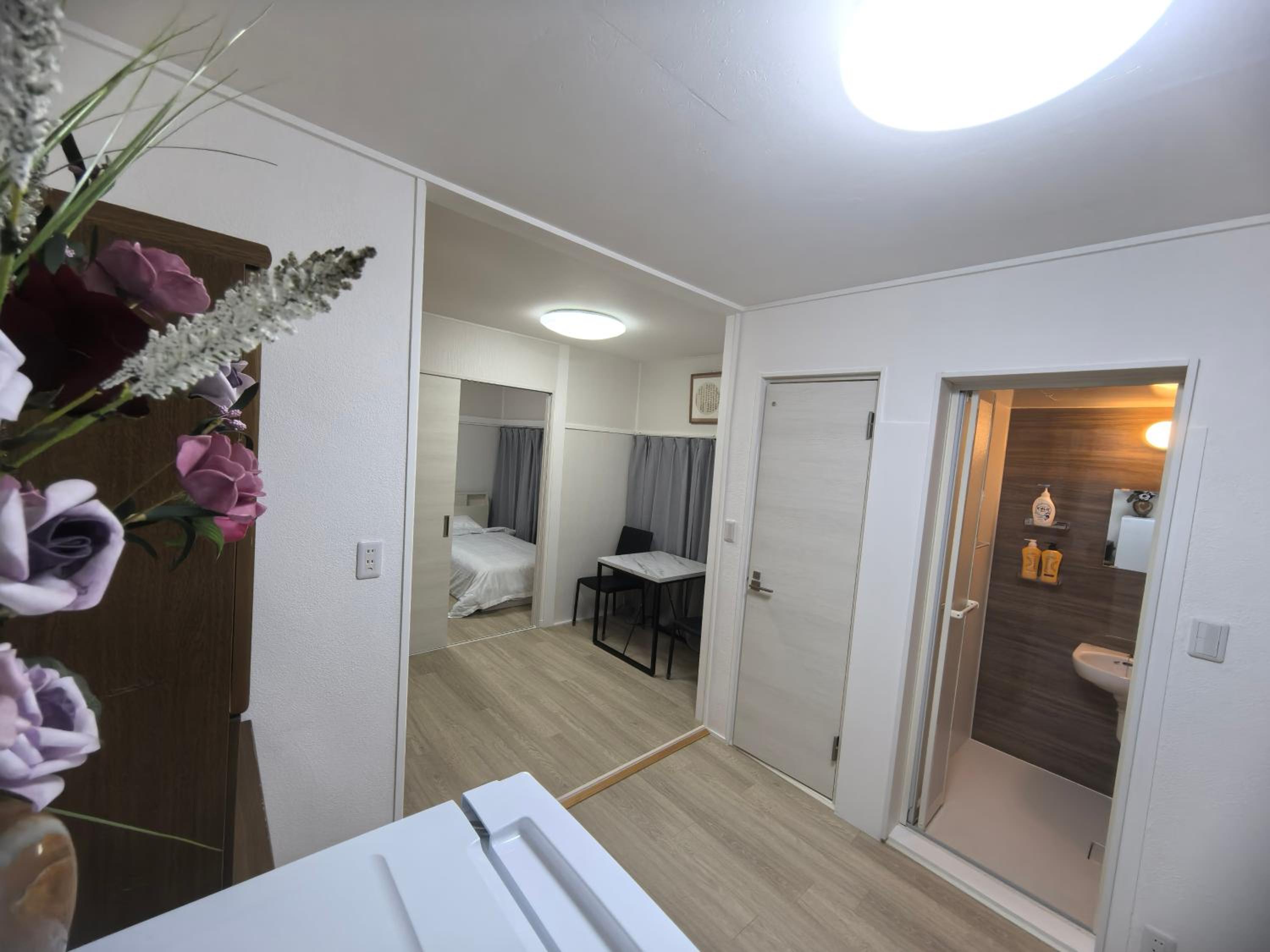 One-Bedroom Apartment photo 1