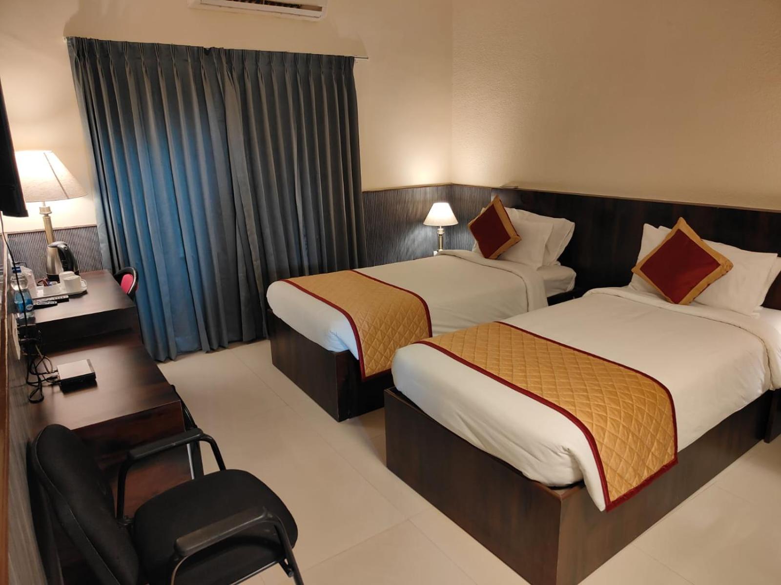 Deluxe Family Room