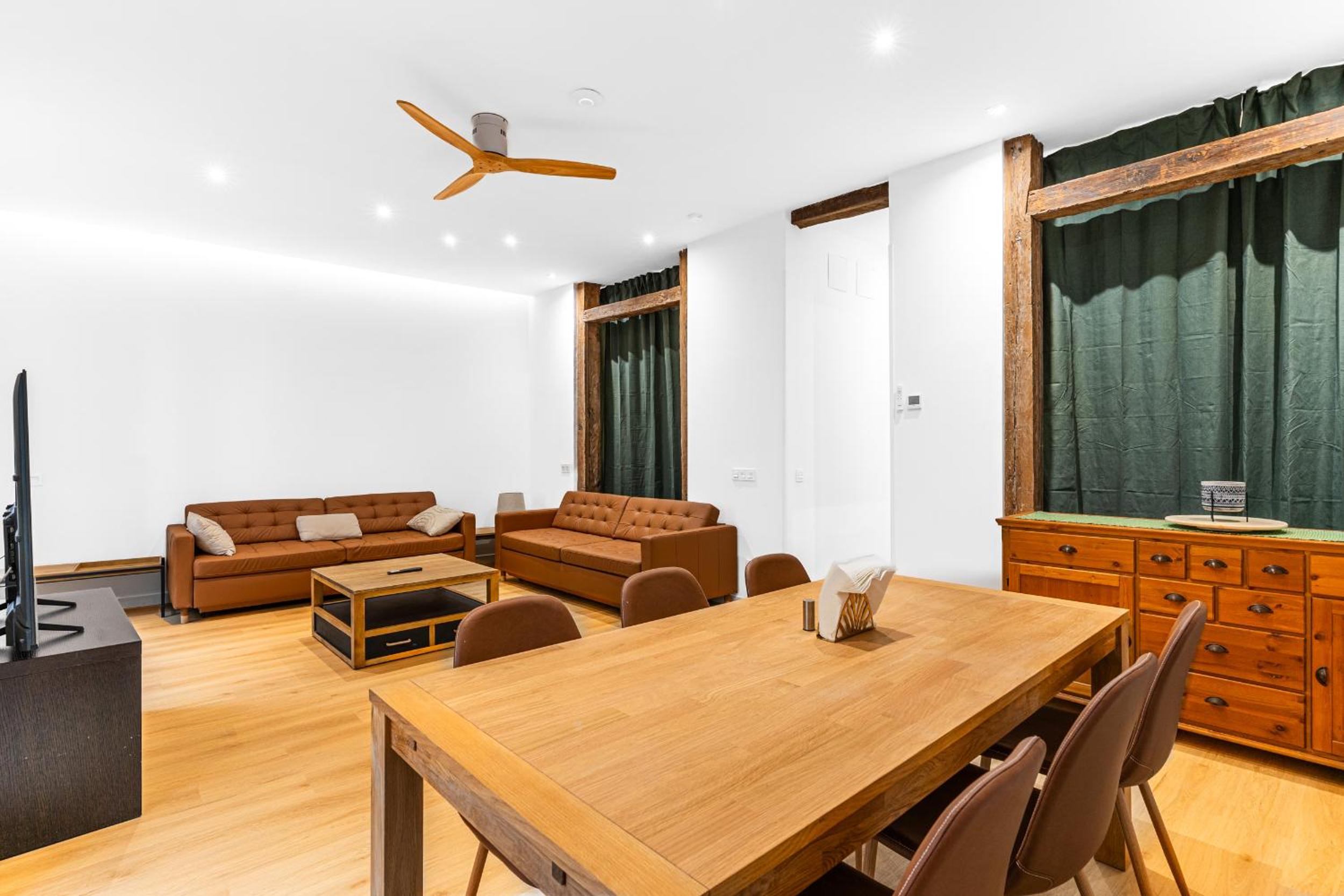 Apartamento de dos habitaciones con balcón