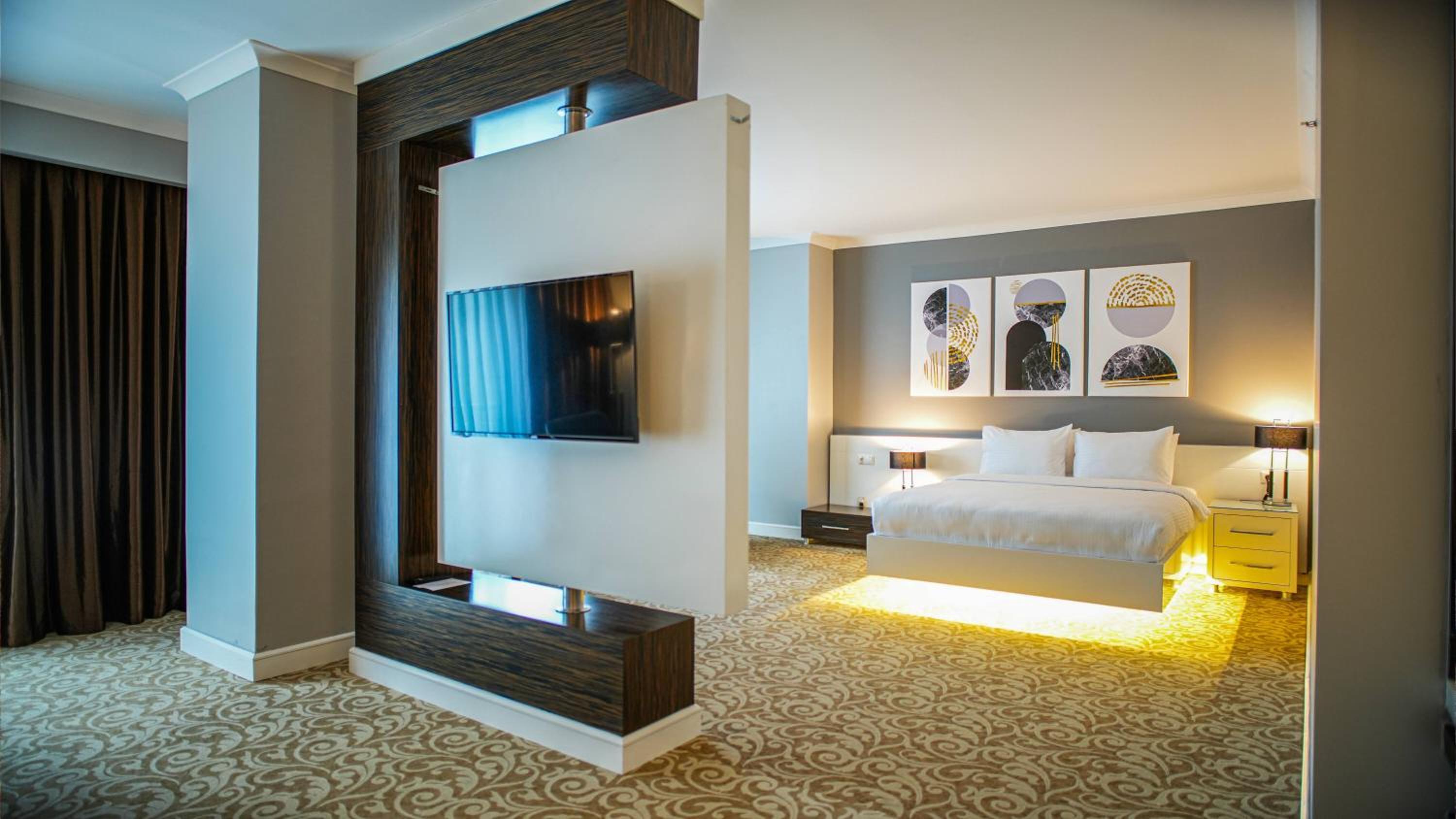 Deluxe Suite photo 1
