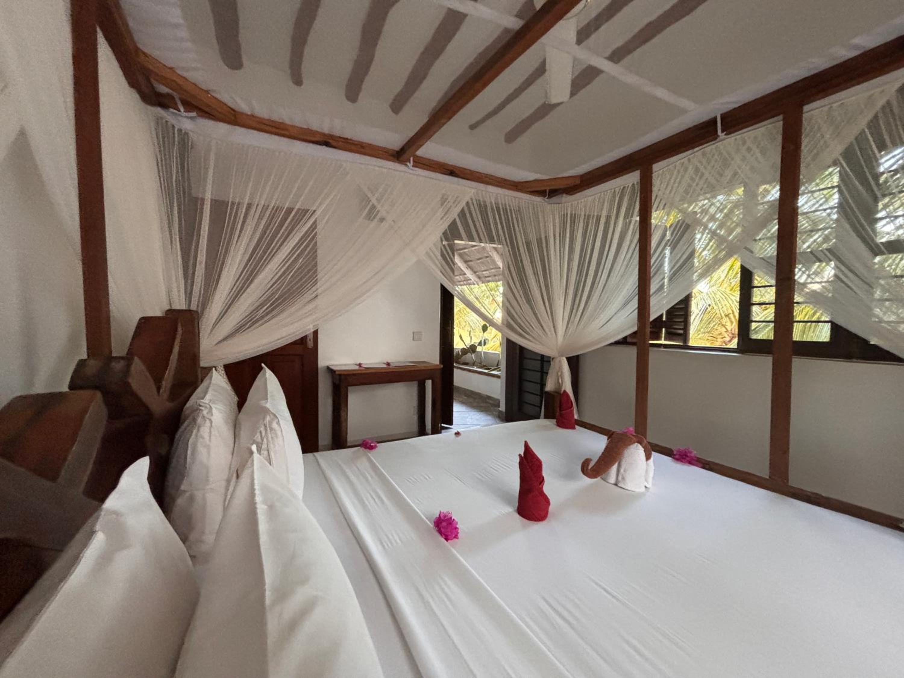 Family Room with Sea View - Photo 12