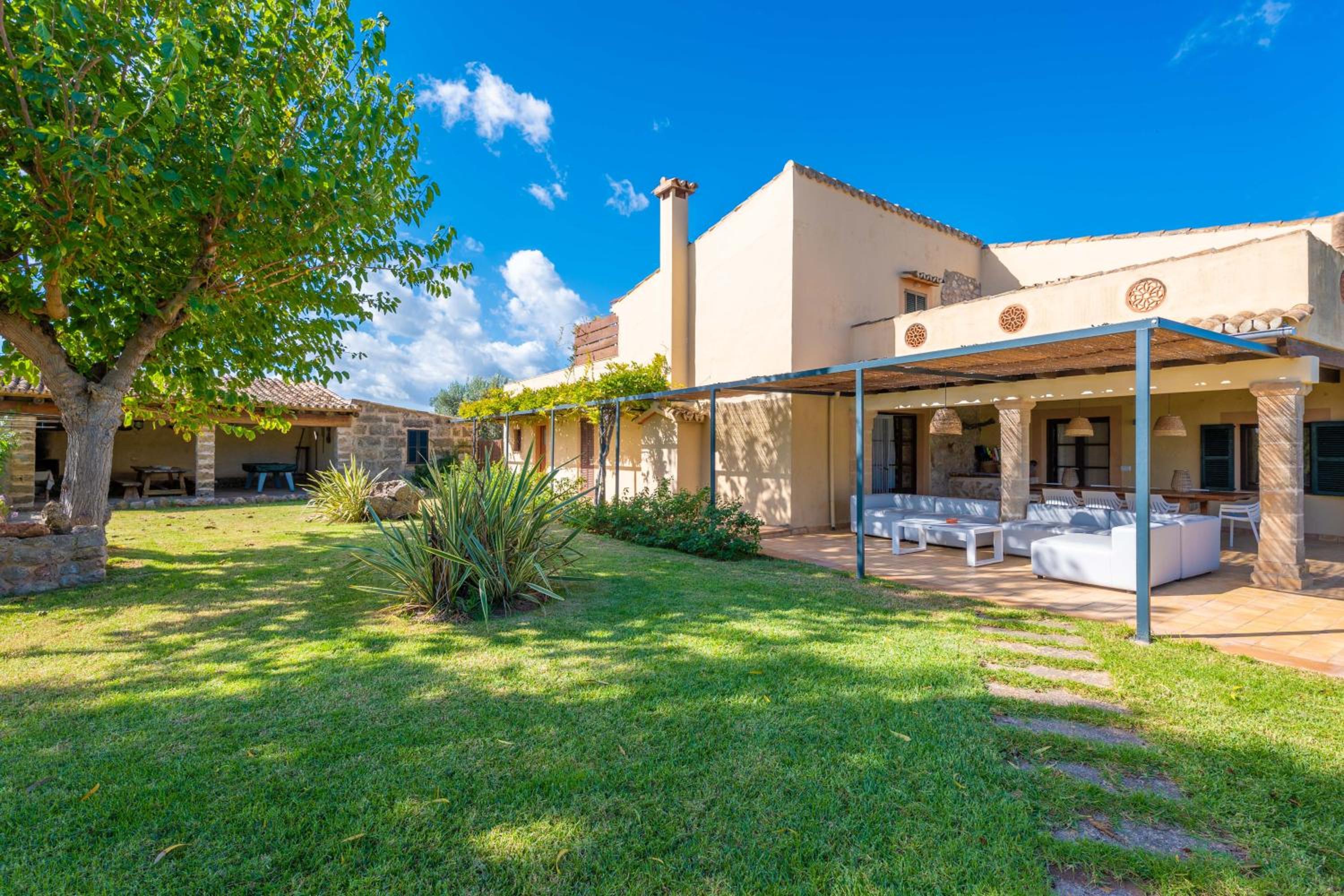 Five-Bedroom Villa photo 2