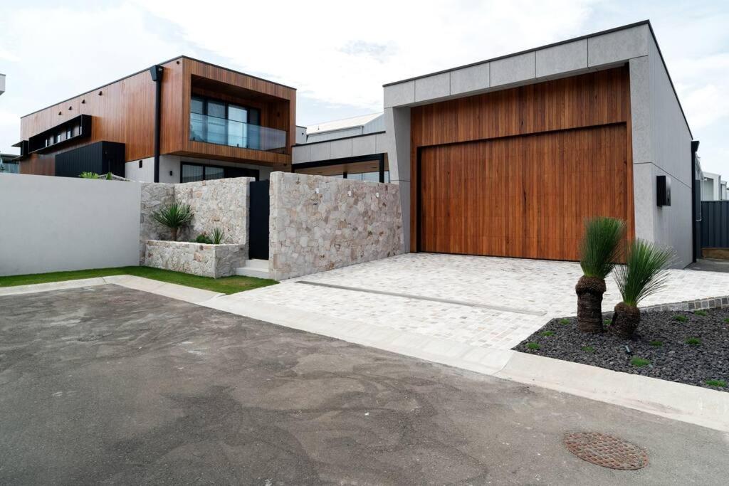 Four-Bedroom Vacation Home photo 2