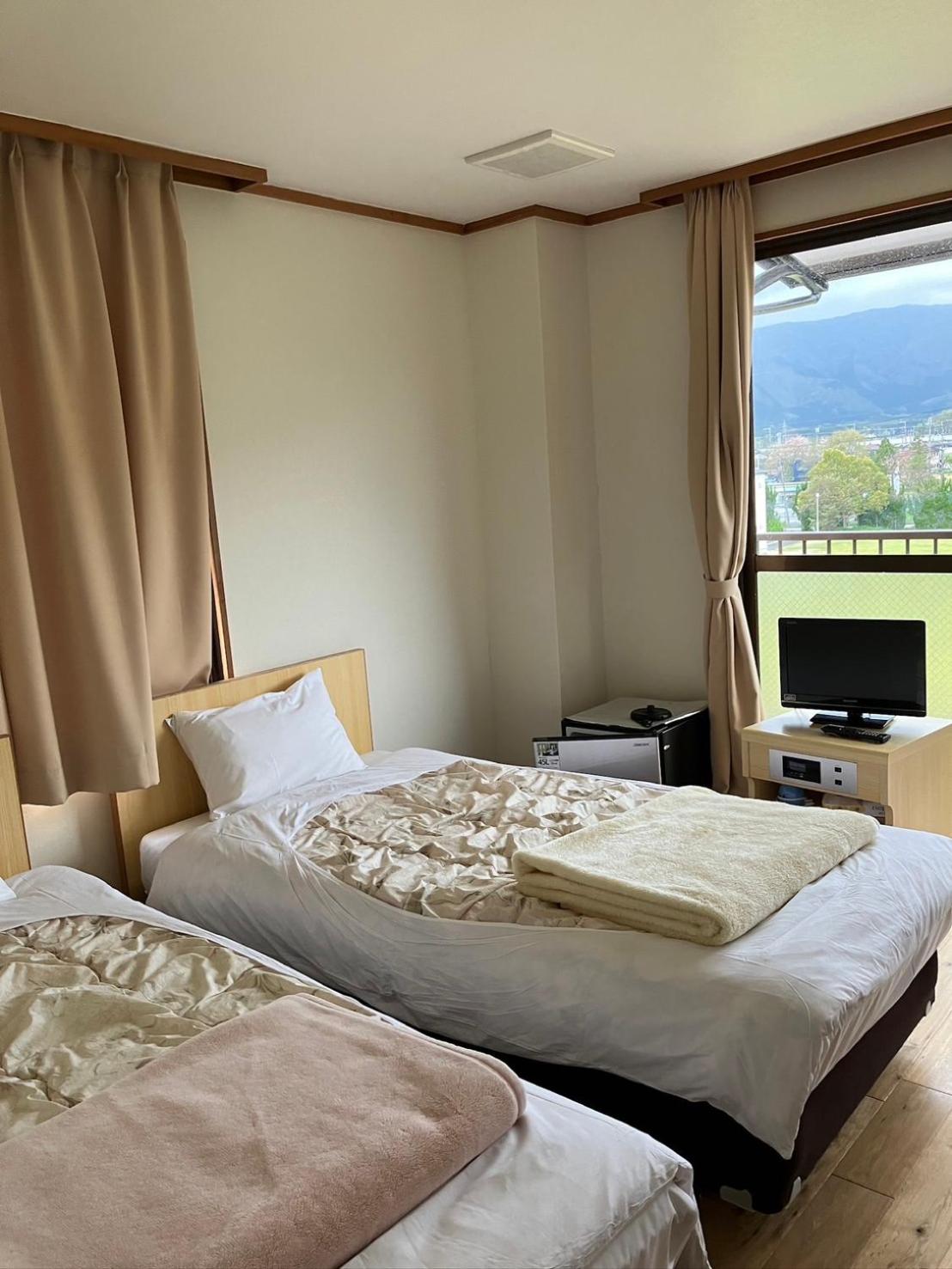 Twin Room with Mountain View