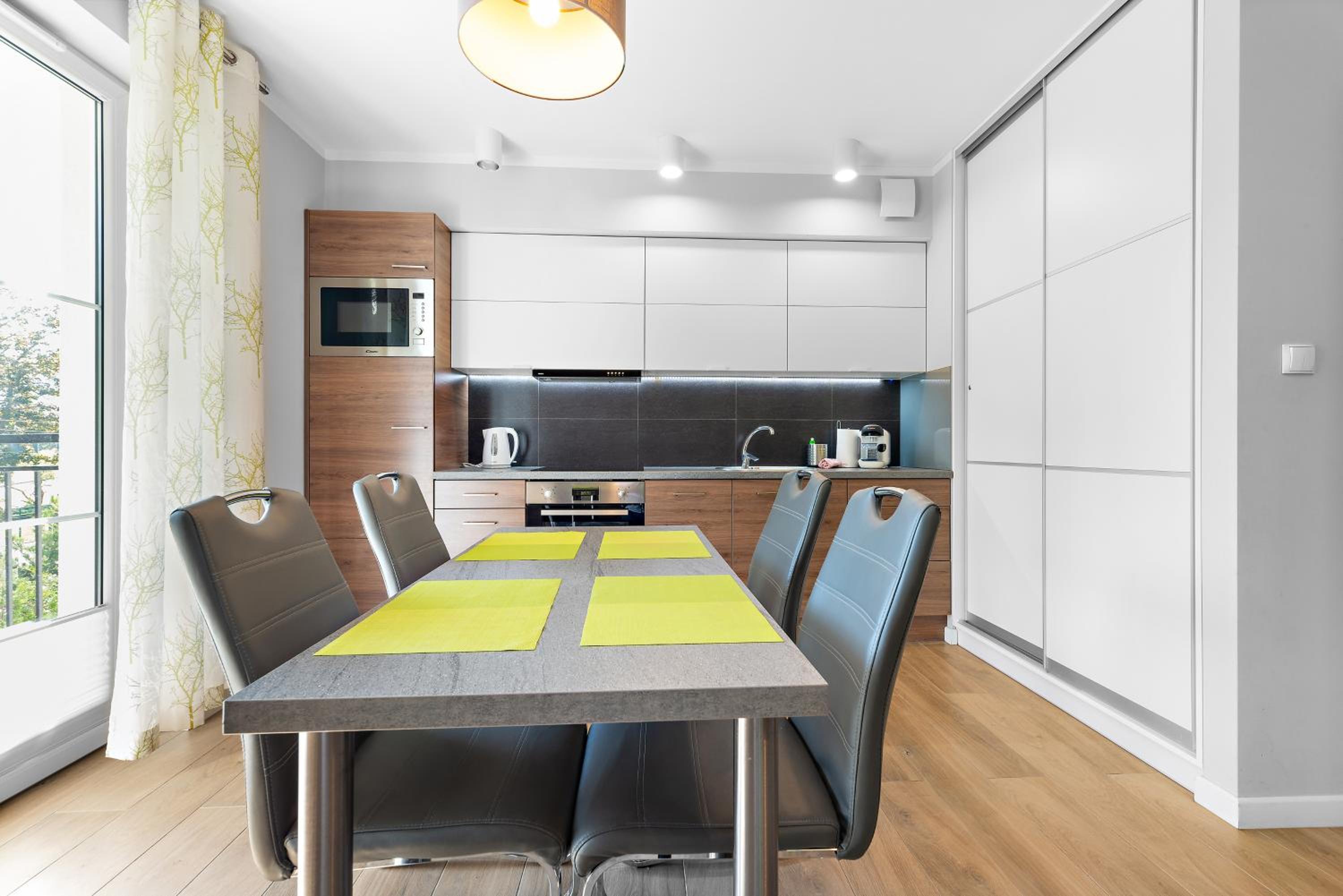 Apartment 5 photo 2