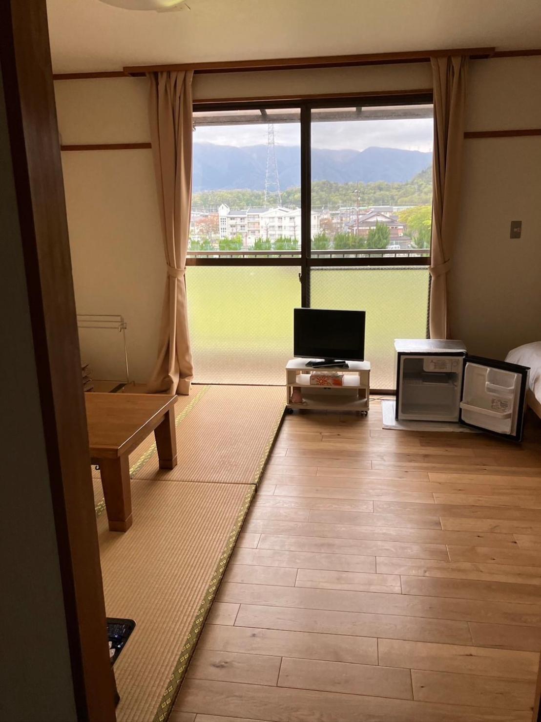 Family Room with Mountain View photo 2