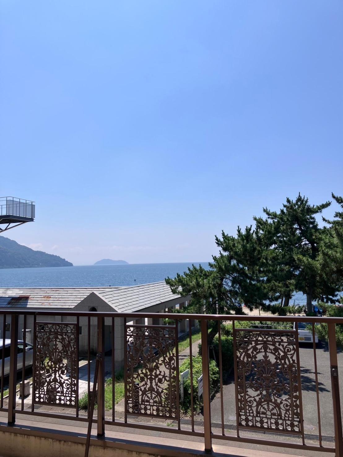 Family Room with Balcony photo 2