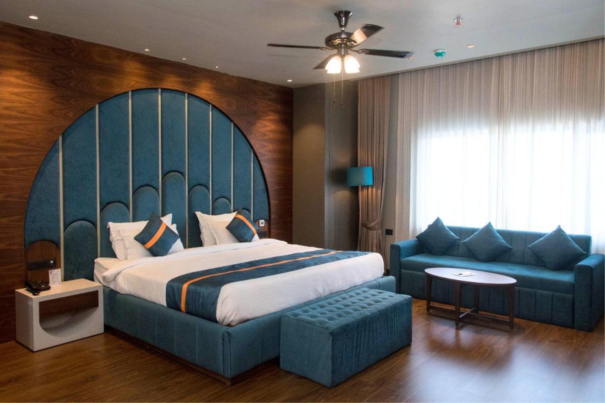 Superior King Room