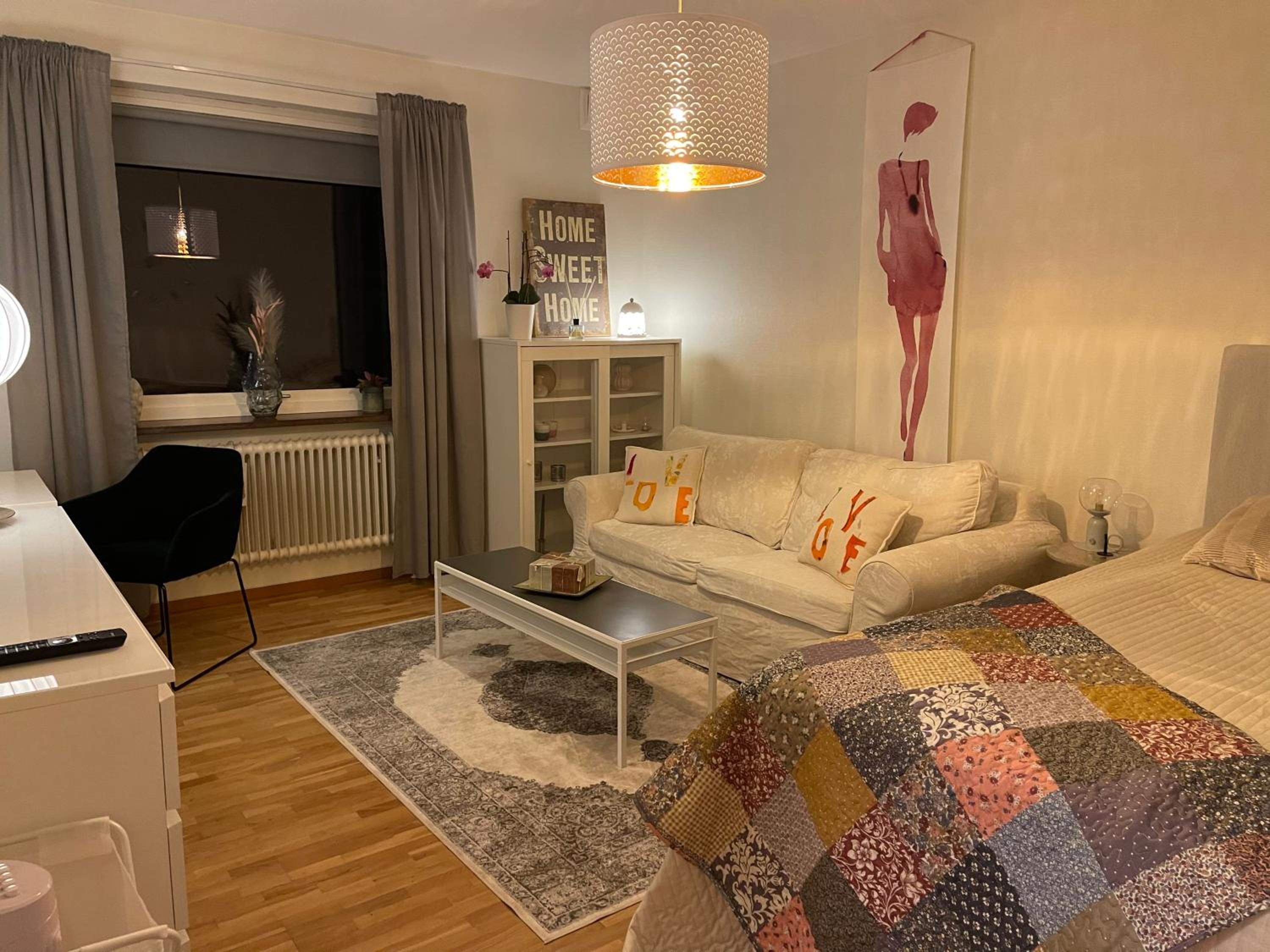 One-Bedroom Apartment photo 1
