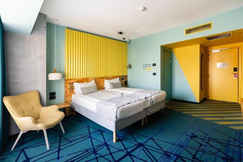 Superior Room with a King Bed photo 1