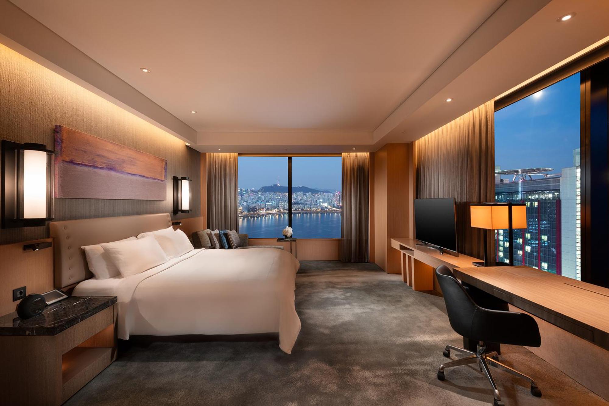 Executive Corner King Room - River View