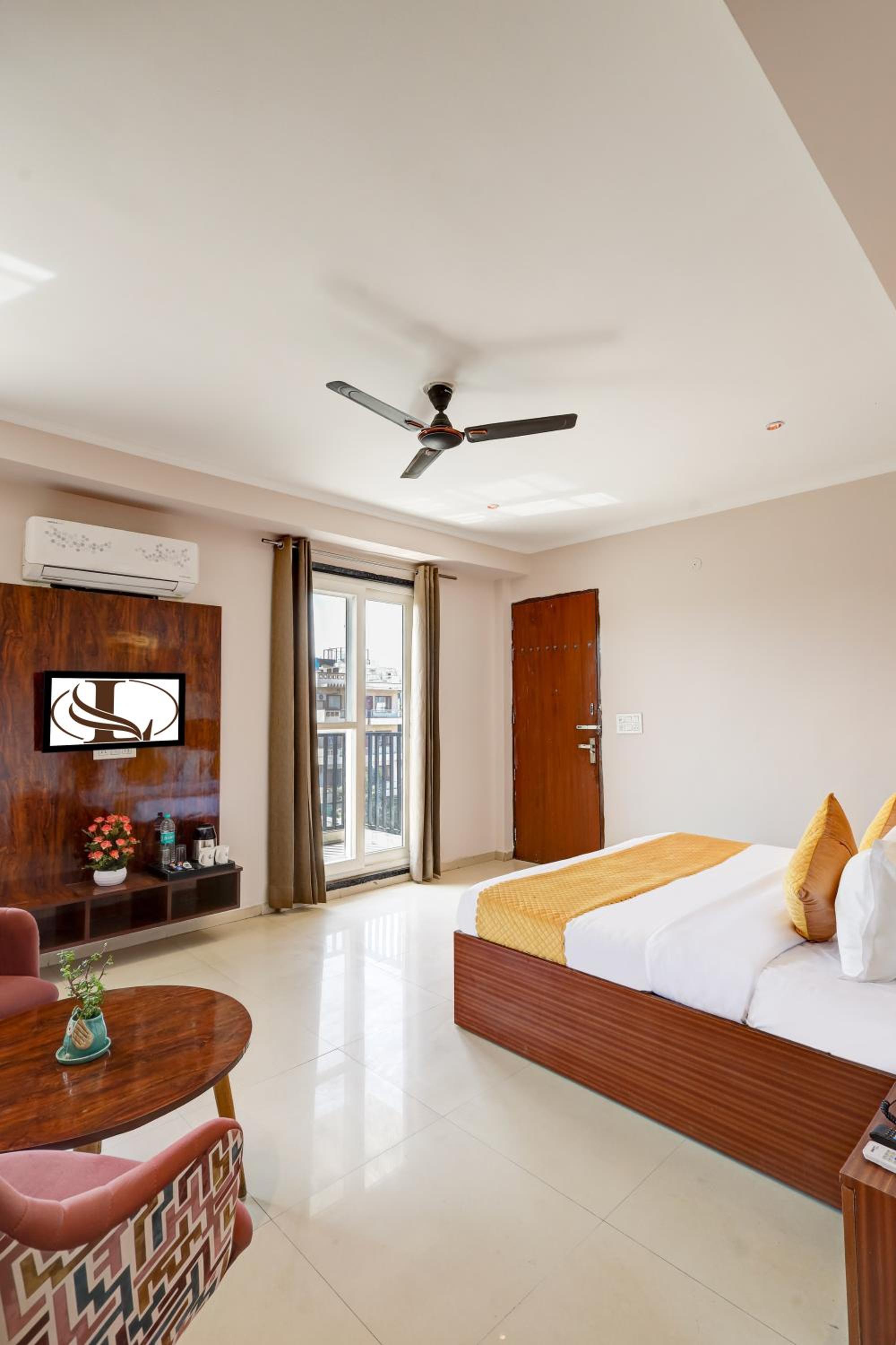 Superior King Room photo 1