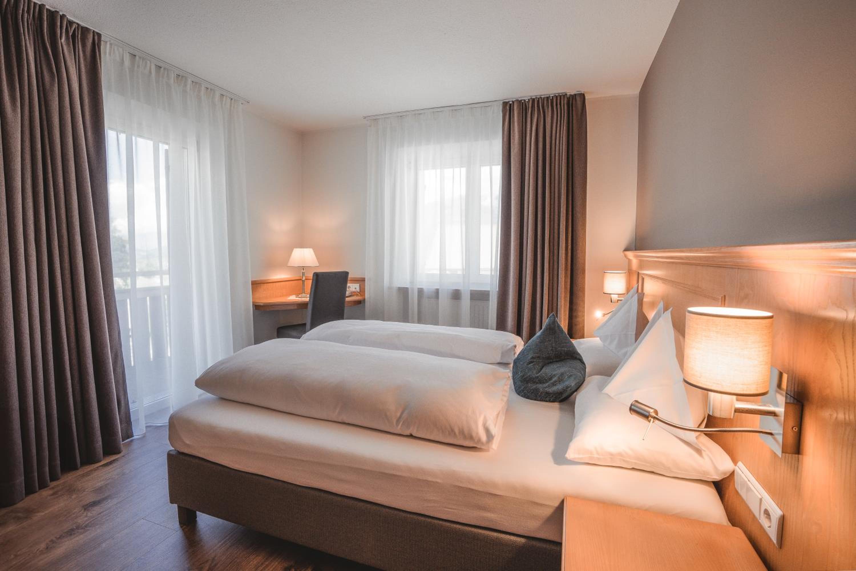 Standard Double or Twin Room photo 3