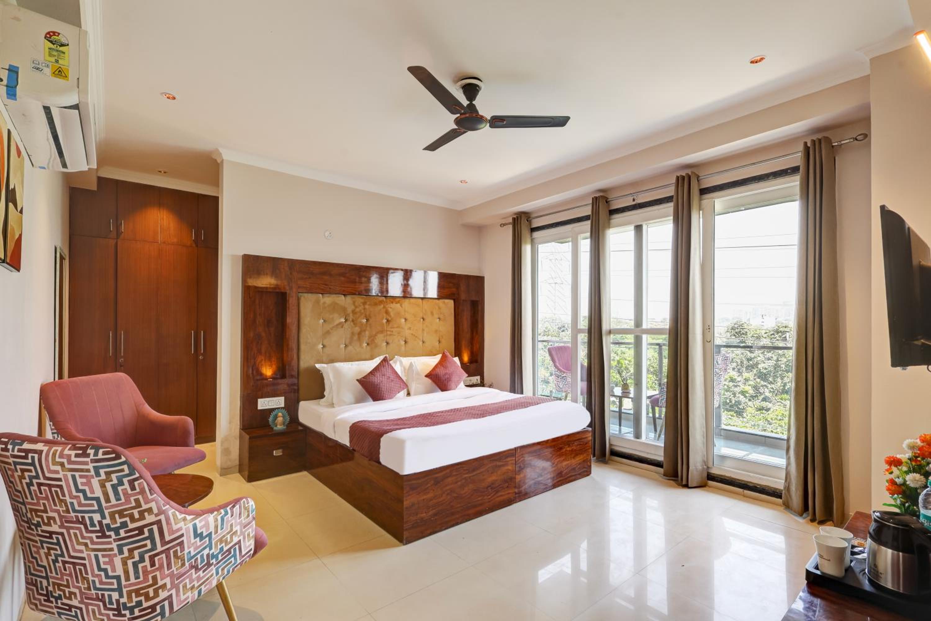 Superior King Room photo 3