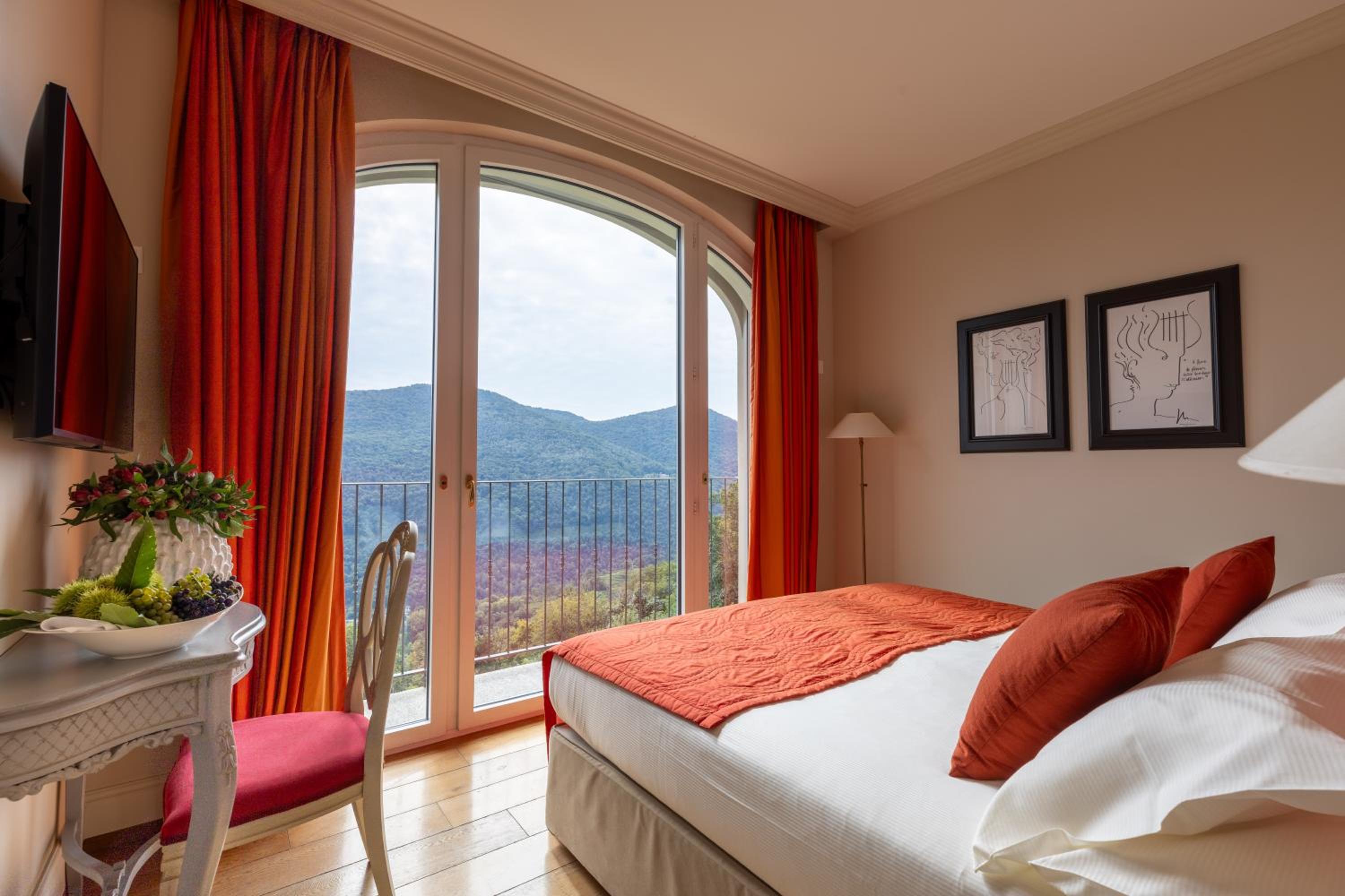 Superior Suite with Spa Access - Photo 3