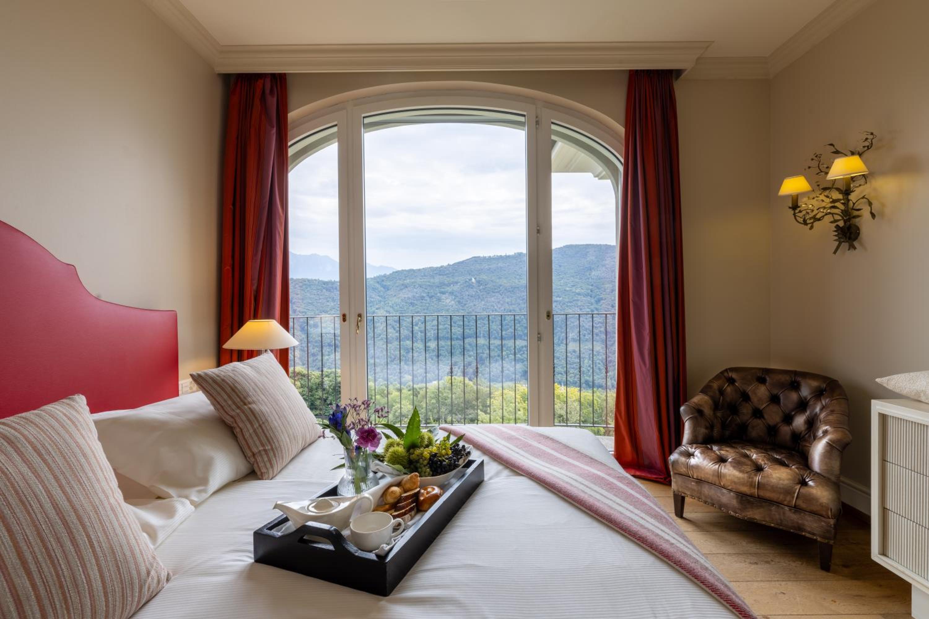 Deluxe Suite with Spa Access  - Photo 1