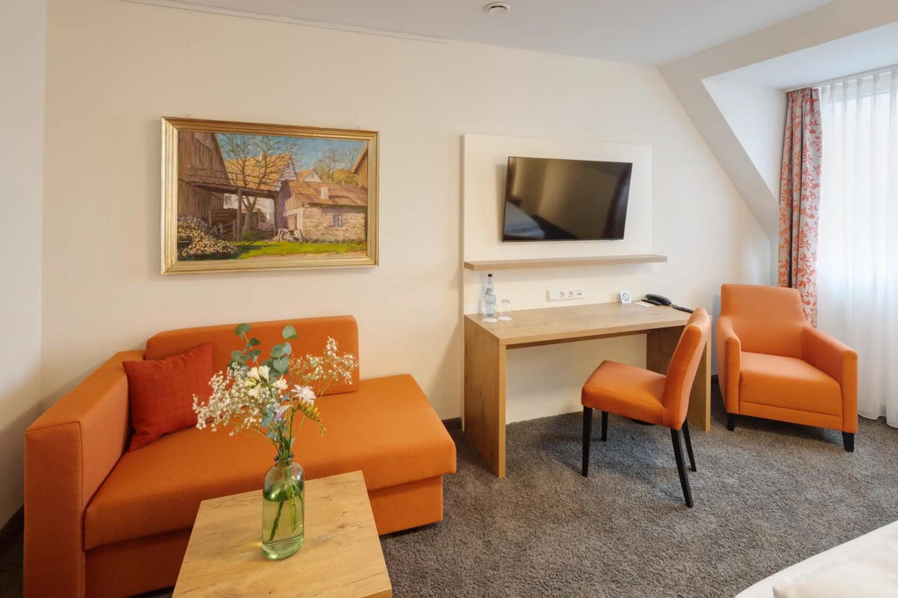 Large Double Room - Photo 1