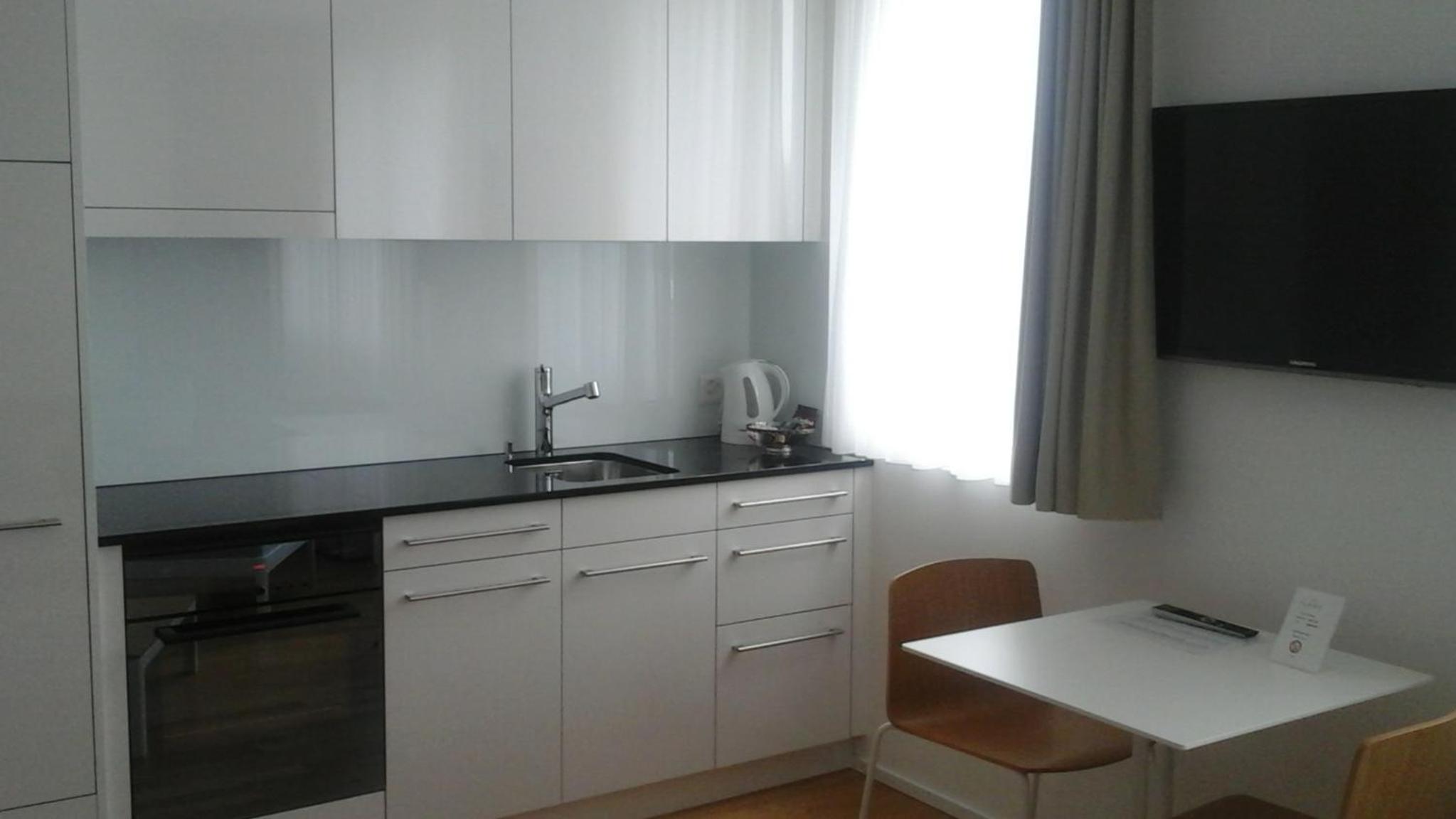 Deluxe Junior Suite - Photo 16