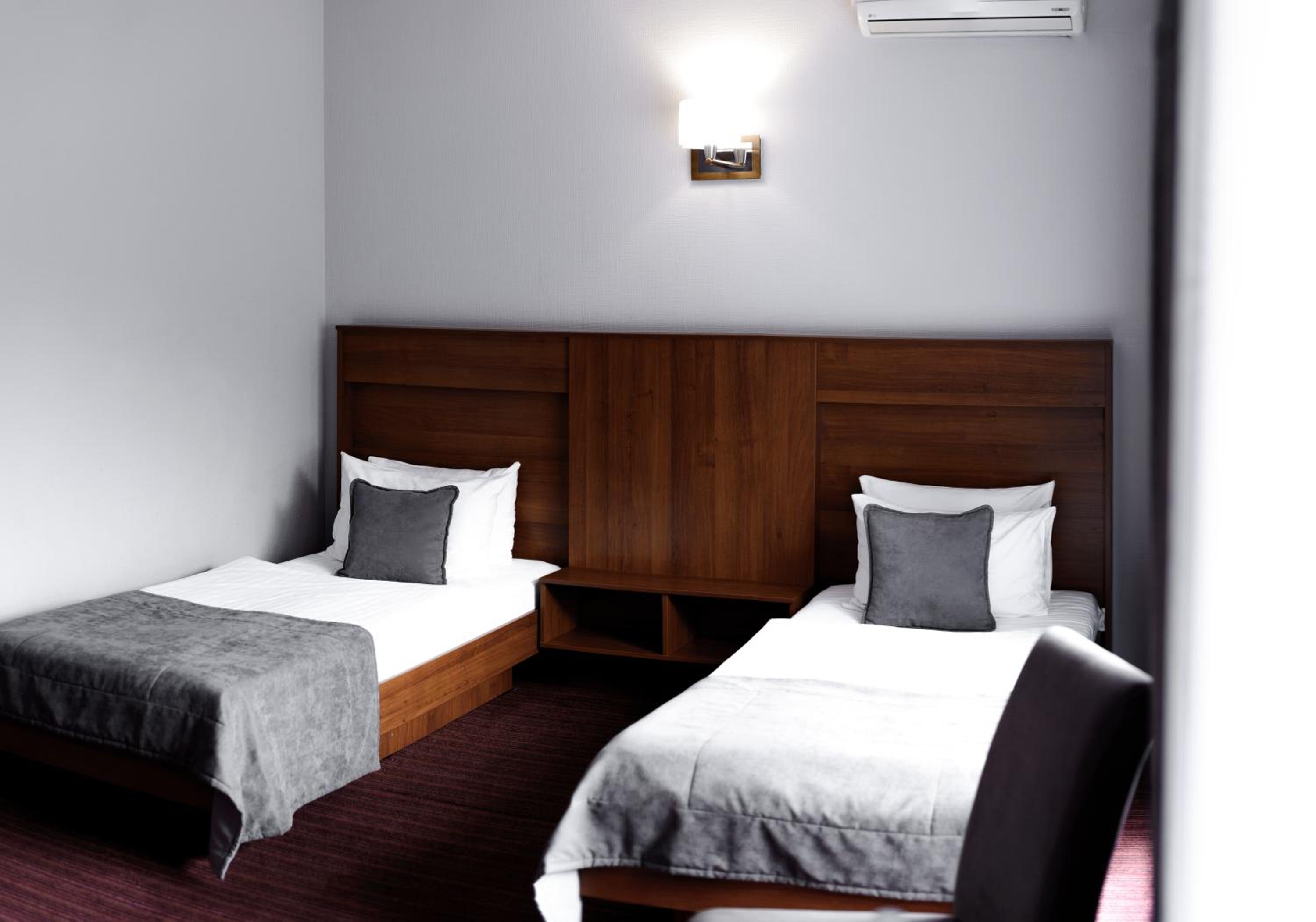 Standard Twin Room photo 2
