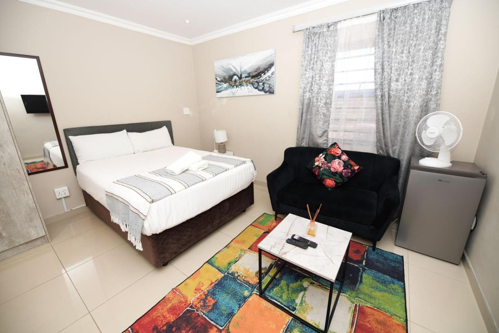 Deluxe Room (2 Adults + 1 Child) - Photo 6