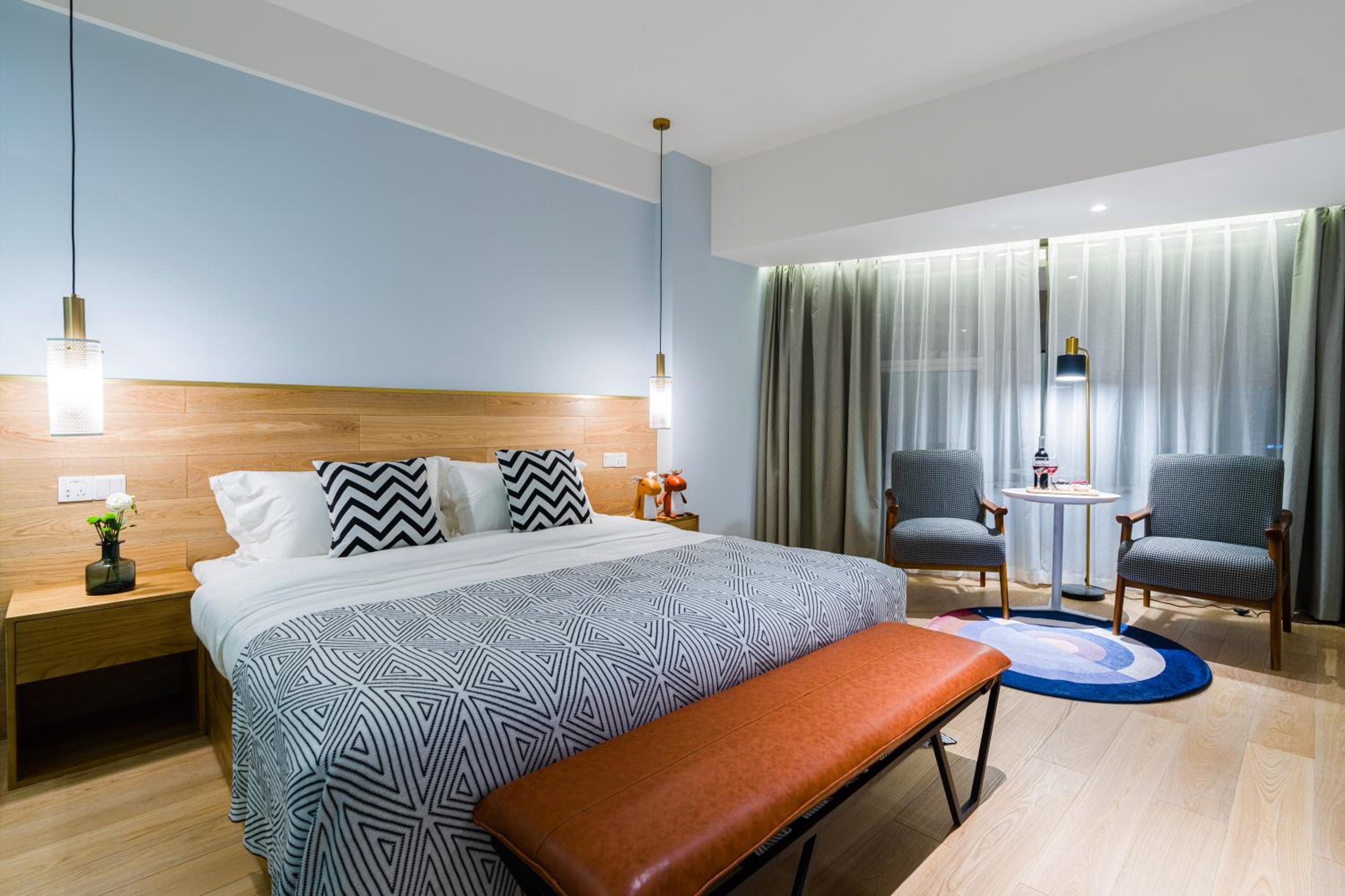 Premium Queen Room