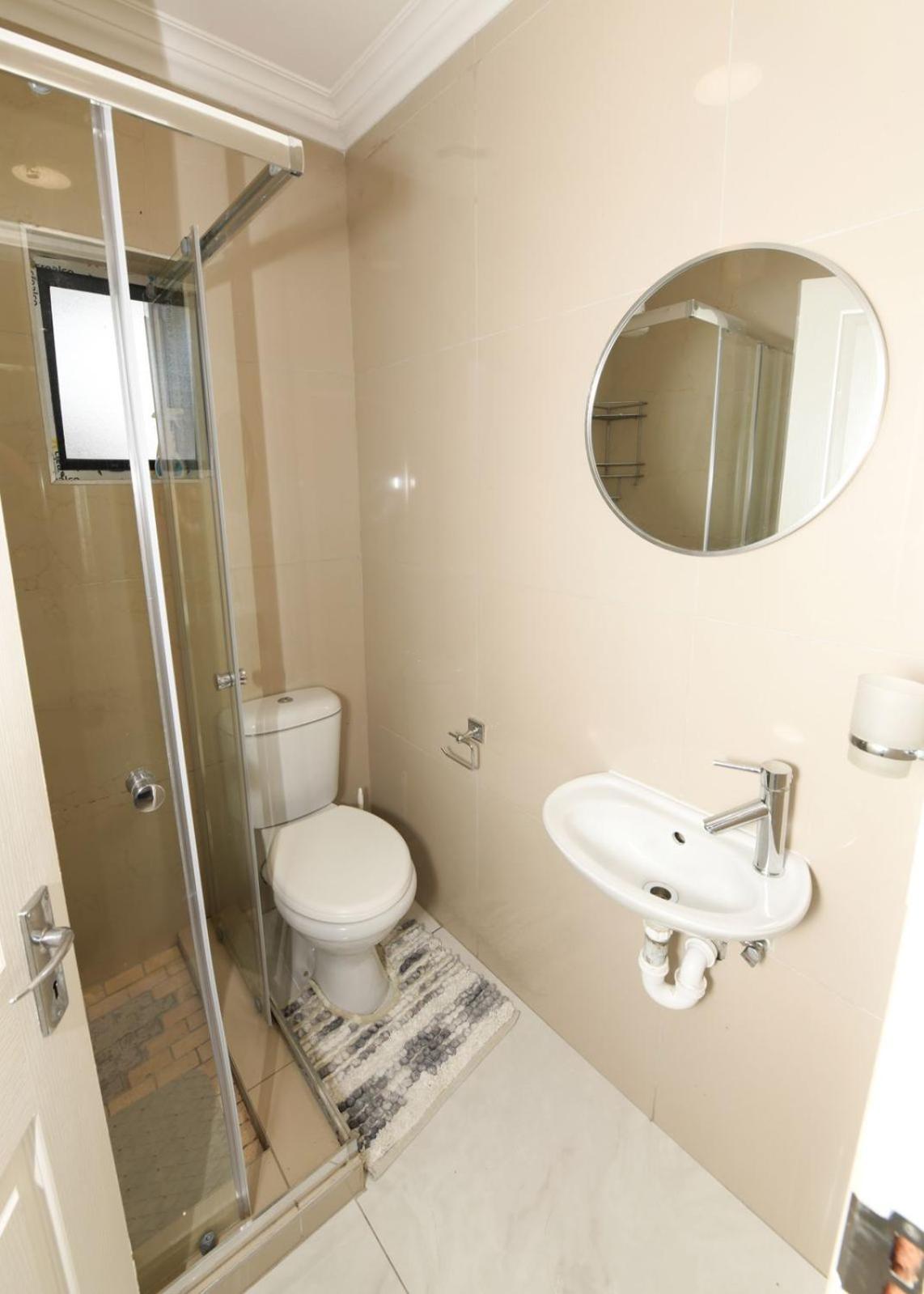 Deluxe Room (2 Adults + 1 Child) - Photo 14