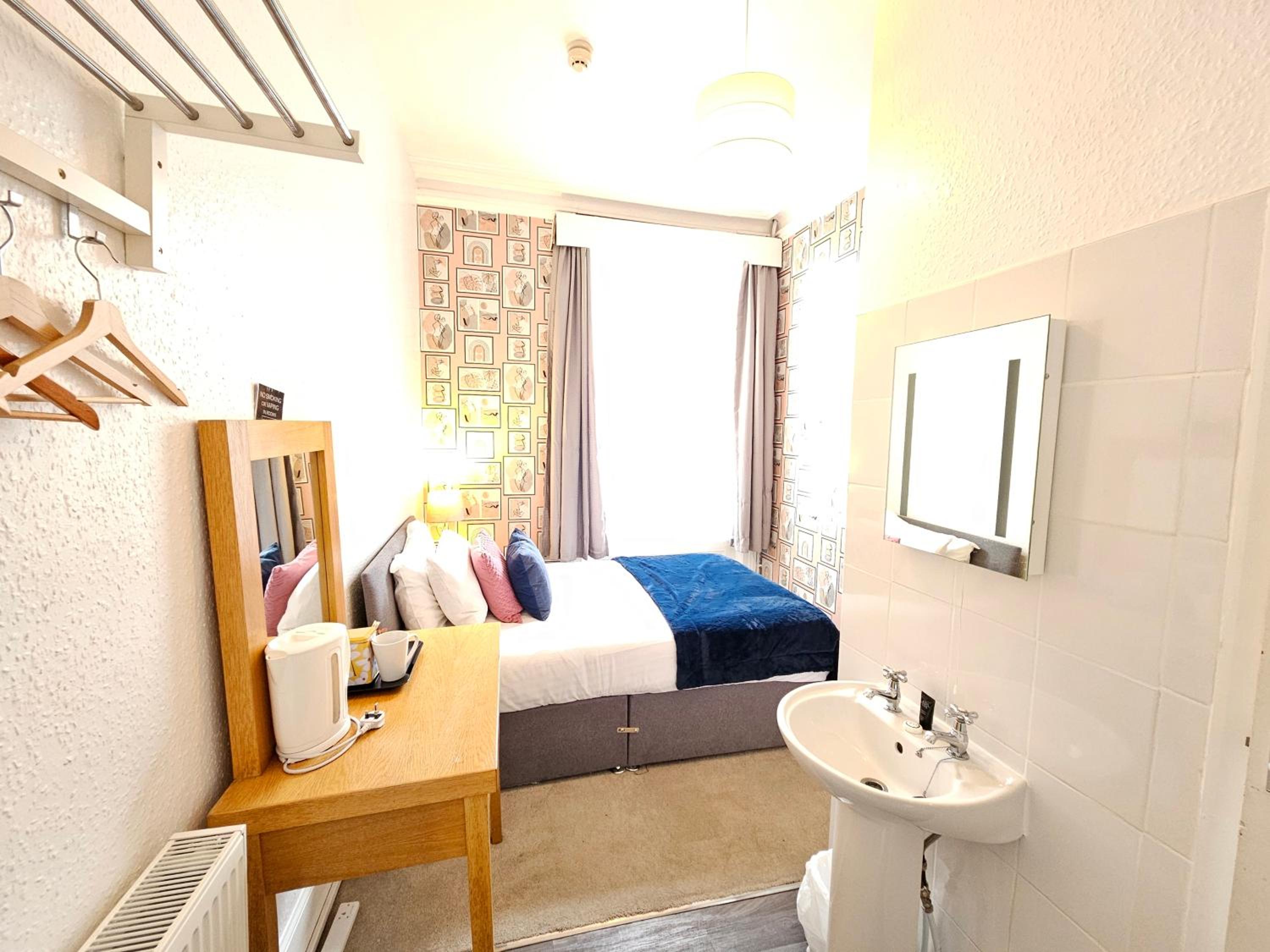 Single Room photo 2