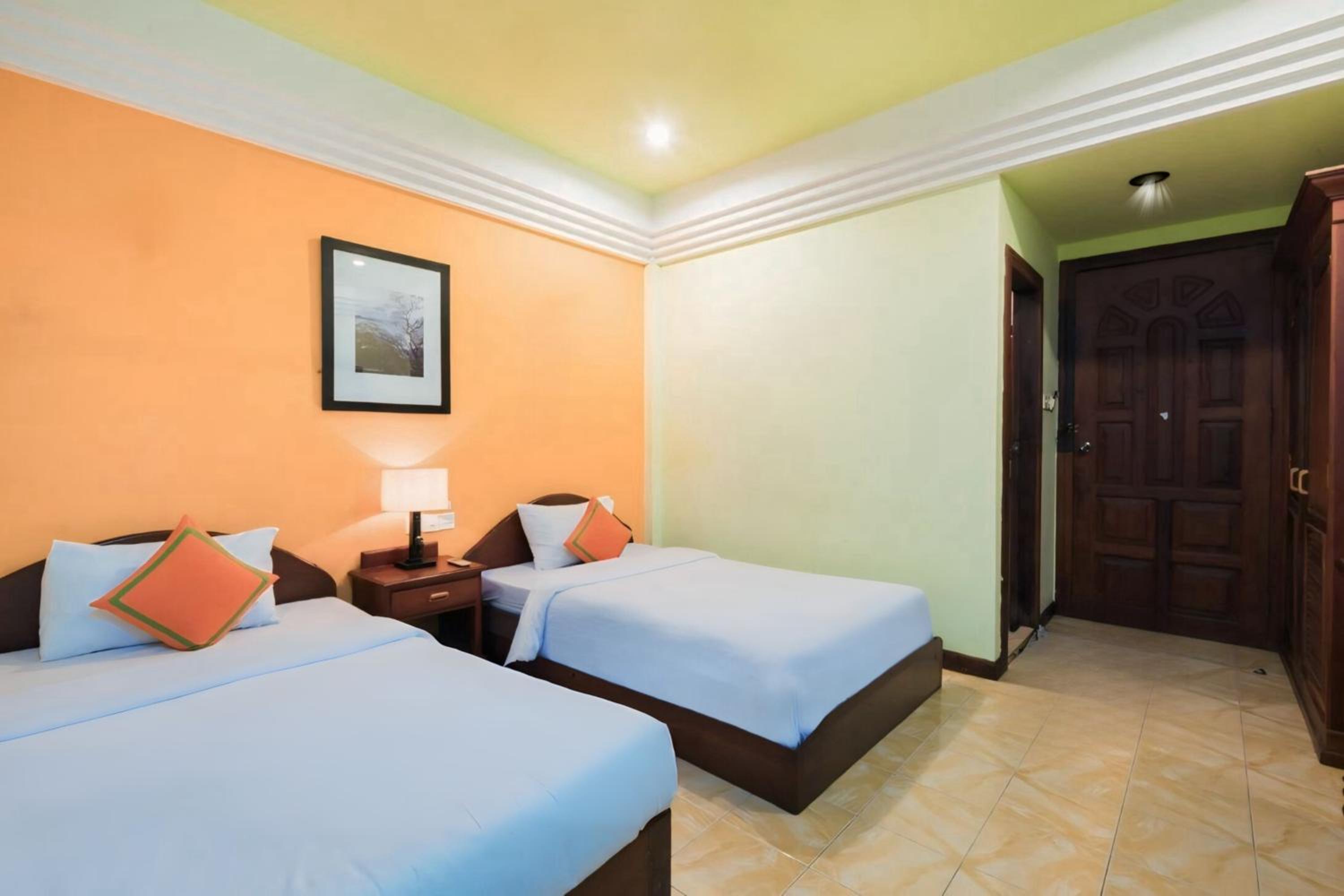 Superior Twin Room - Photo 4
