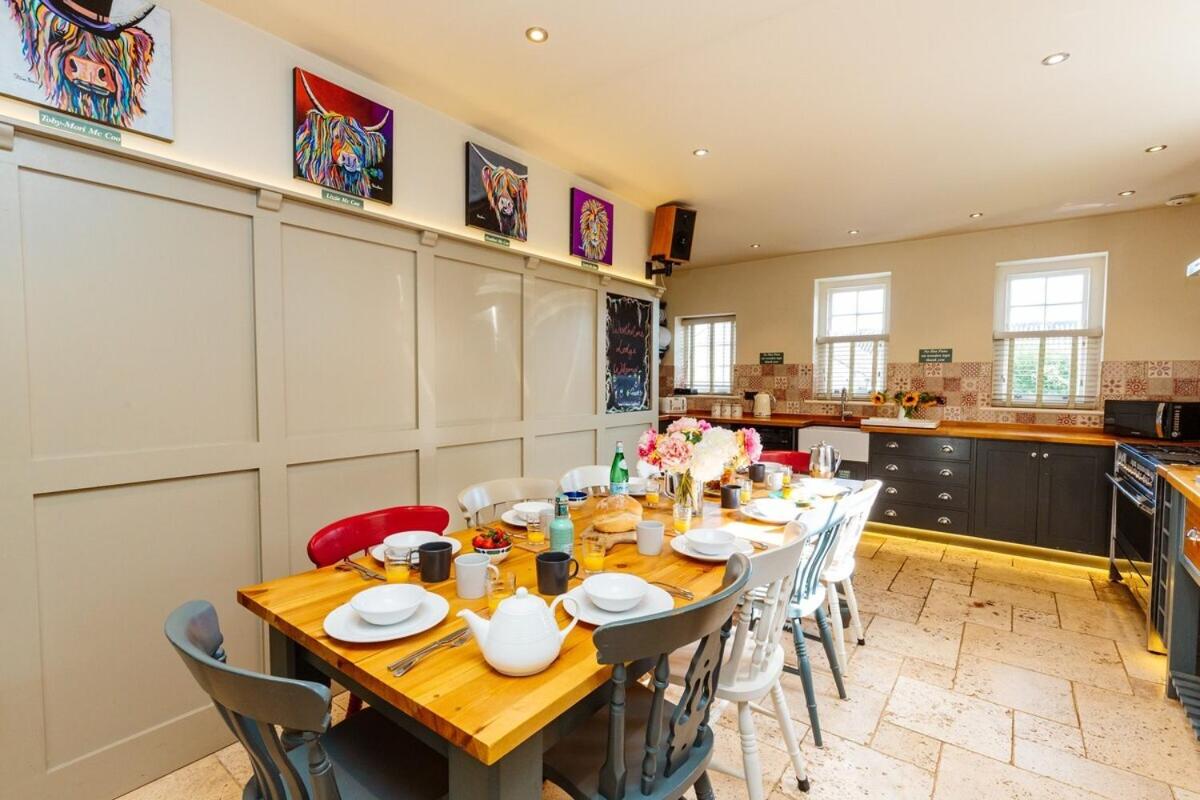 Seven-Bedroom House photo 3