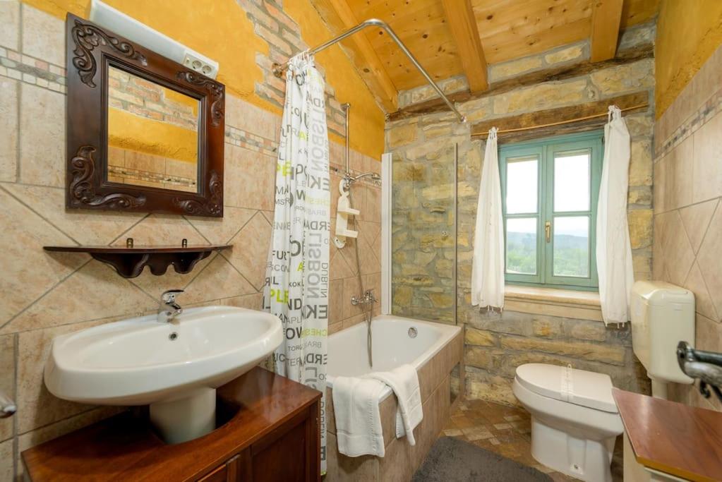 Villa photo 2