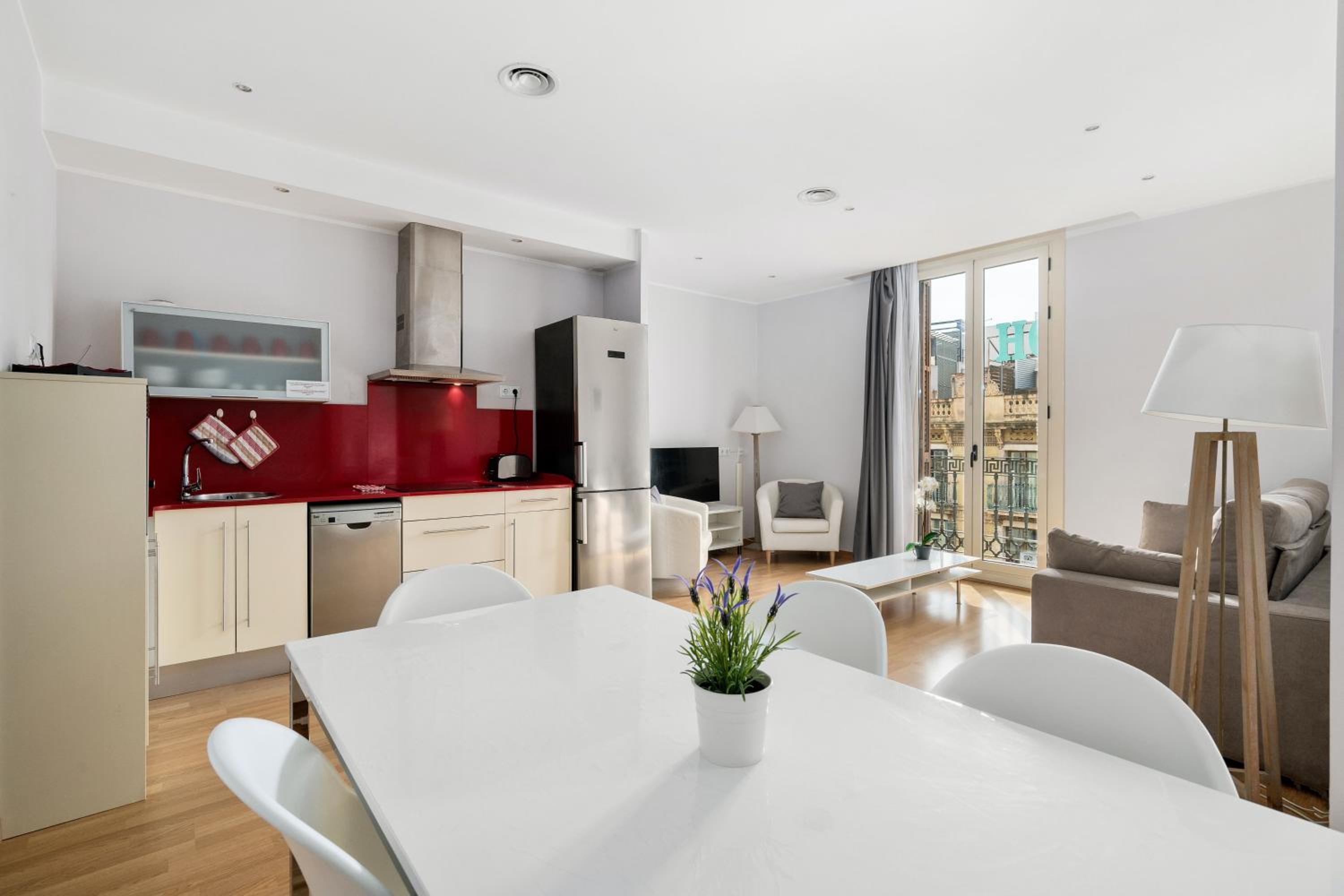 Two-Bedroom Apartment with City View photo 2