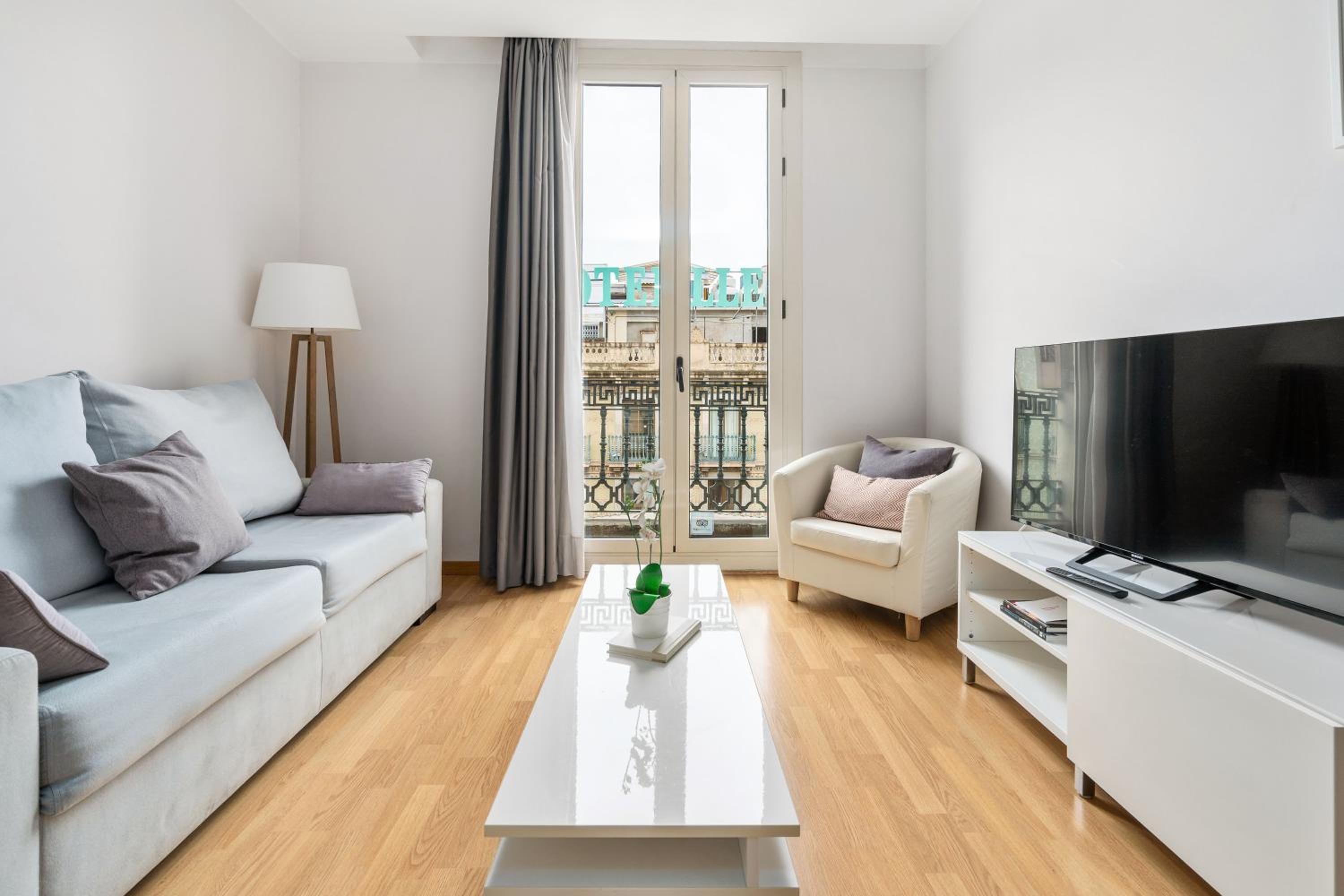 Apartamento de dos habitaciones con vista a la ciudad