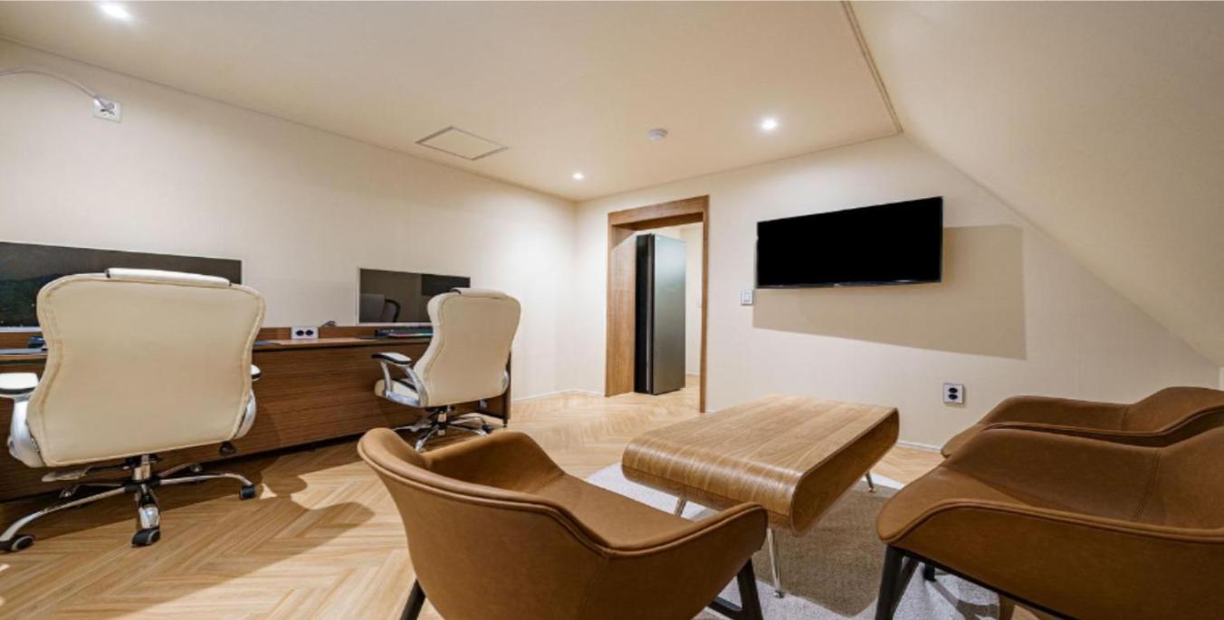 Deluxe Family Suite photo 3