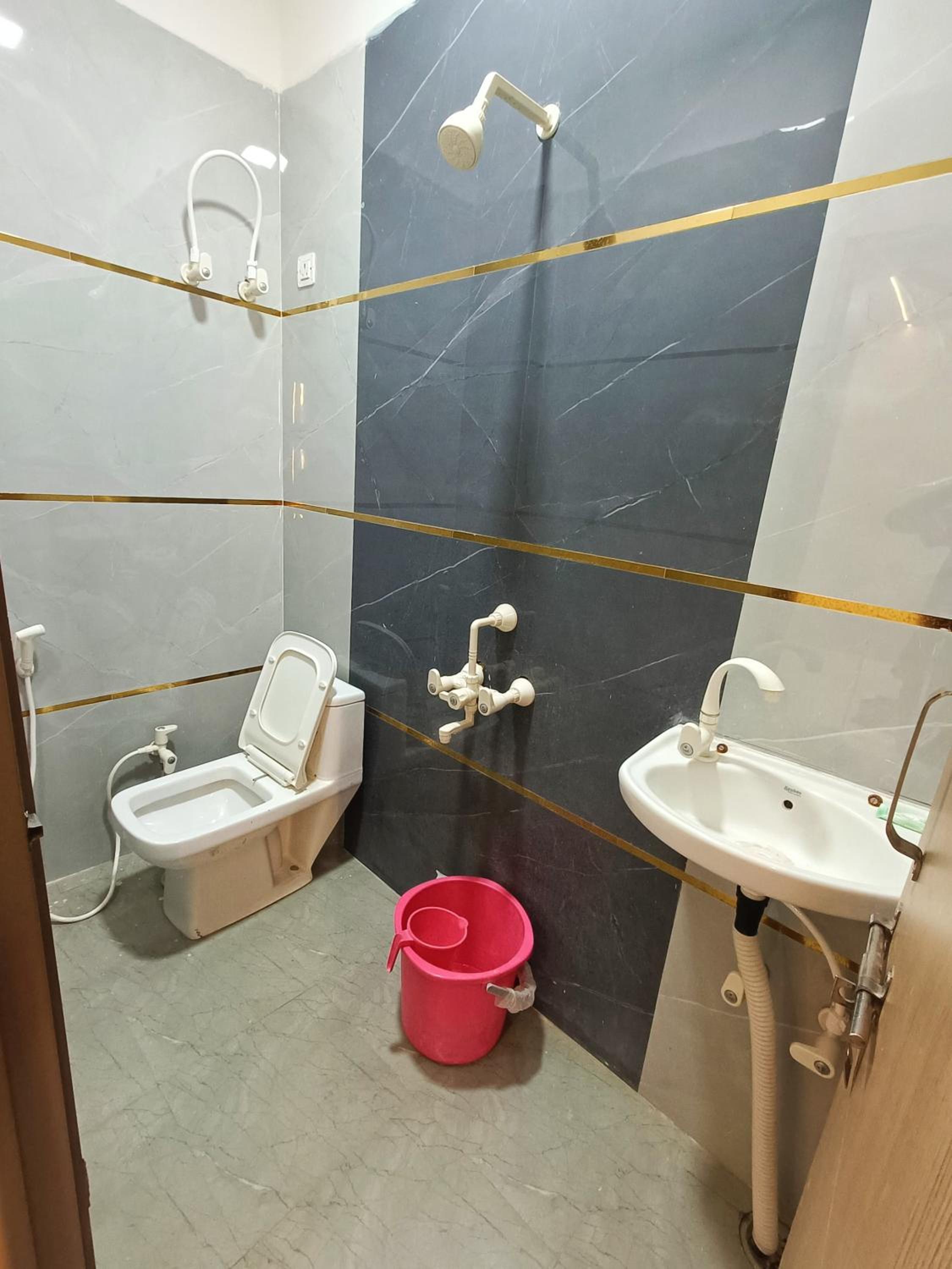 Budget Double Room photo 2