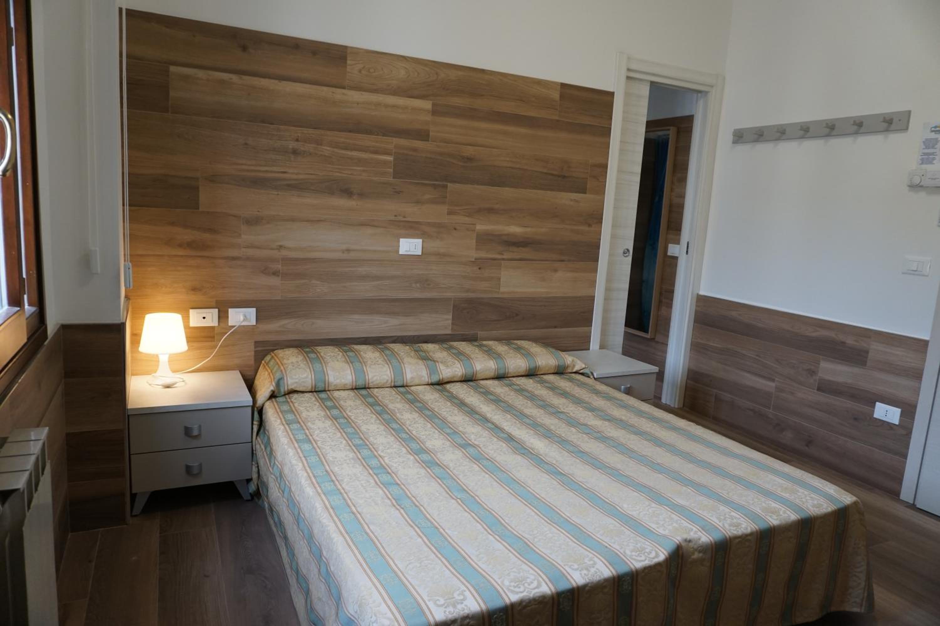 Economy Double Room photo 1
