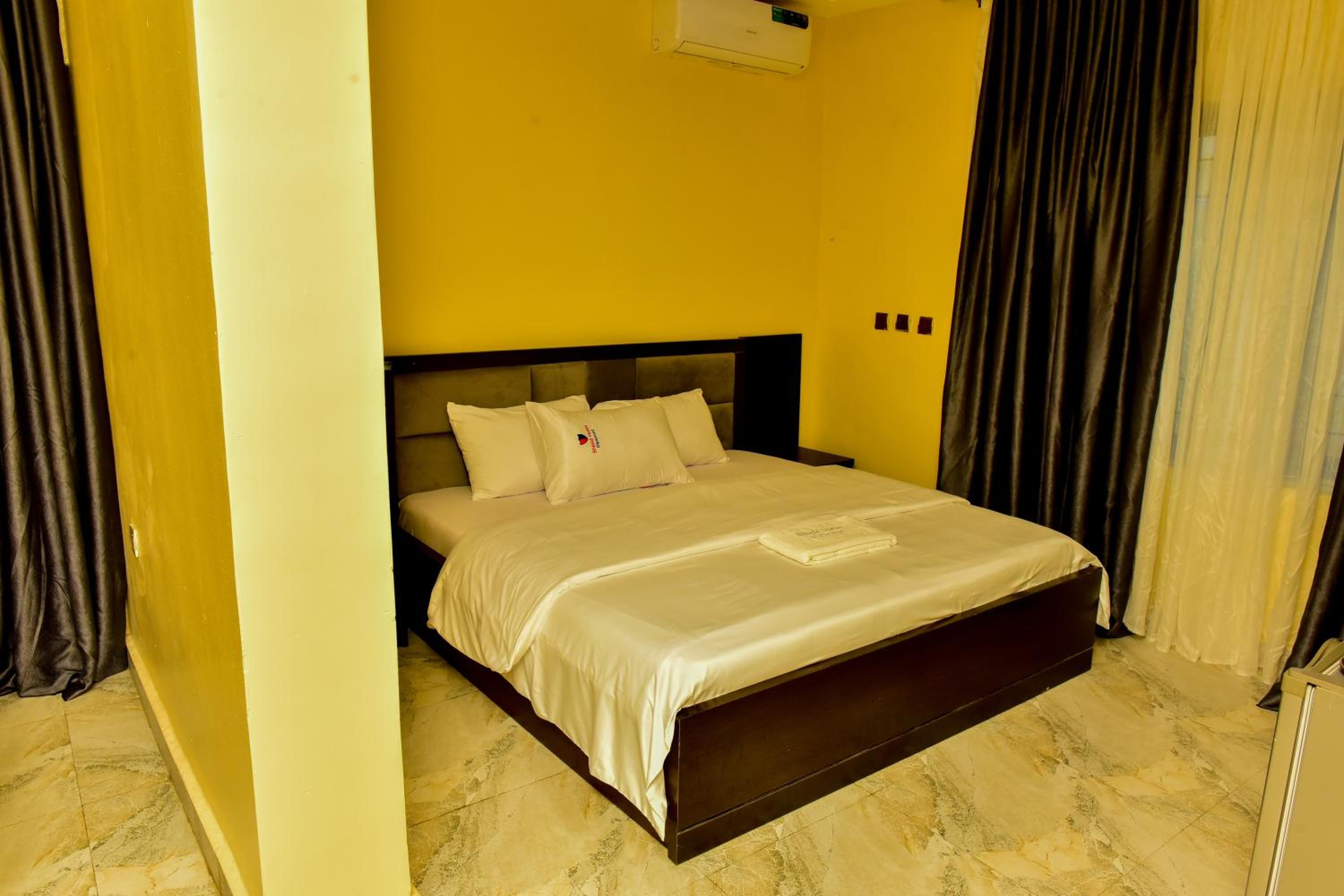 Economy Double Room photo 2