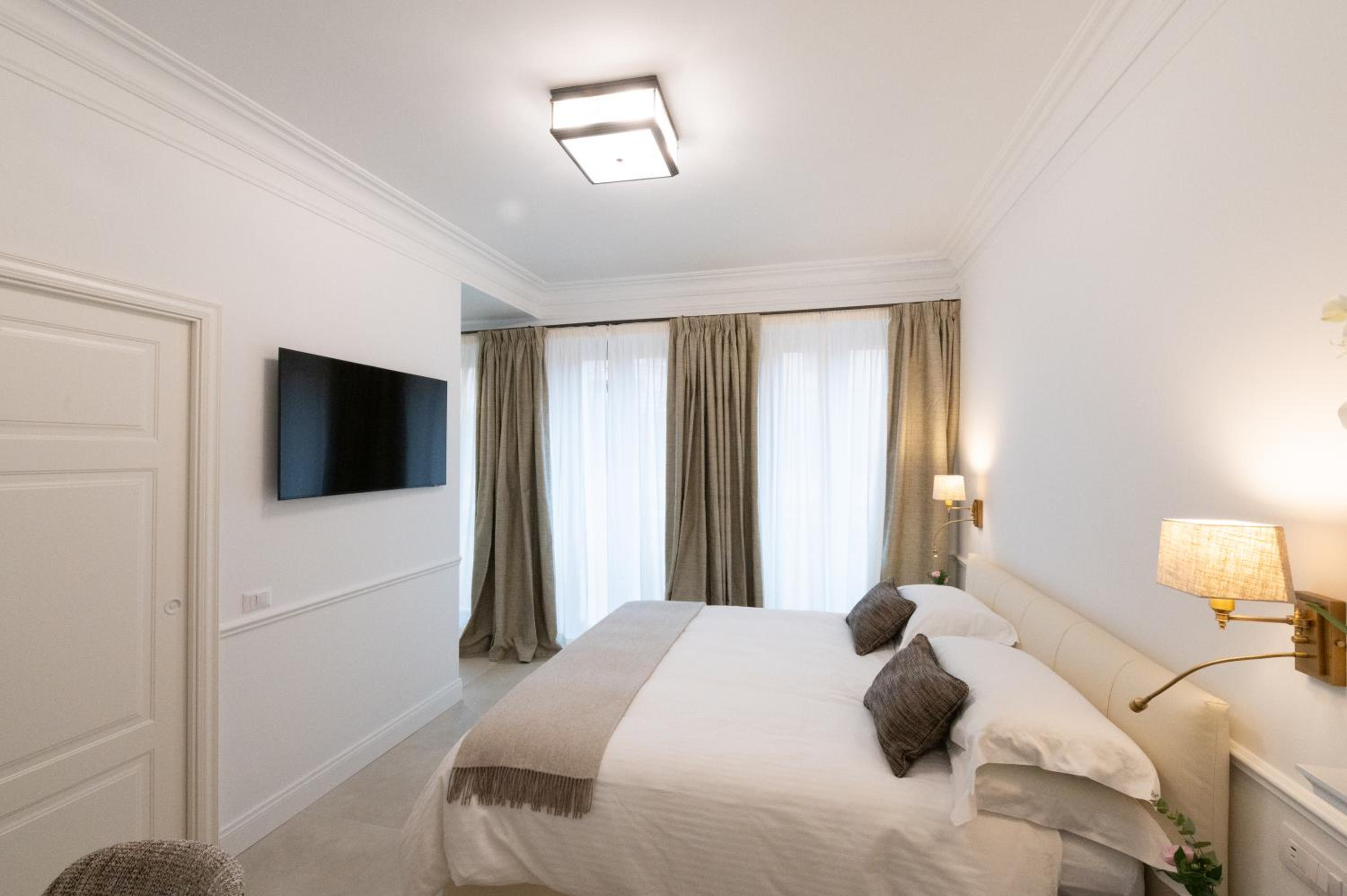 Superior King Room photo 2