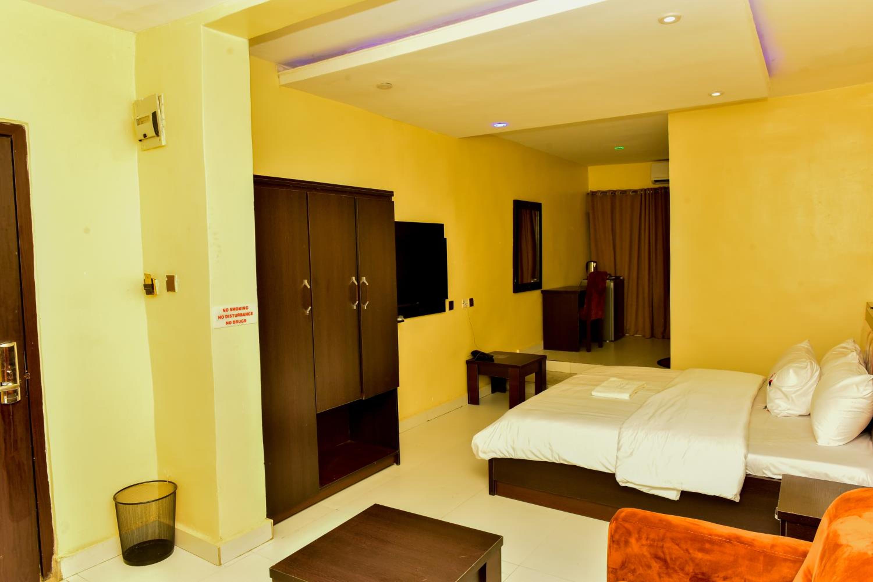 Standard Double Room photo 2