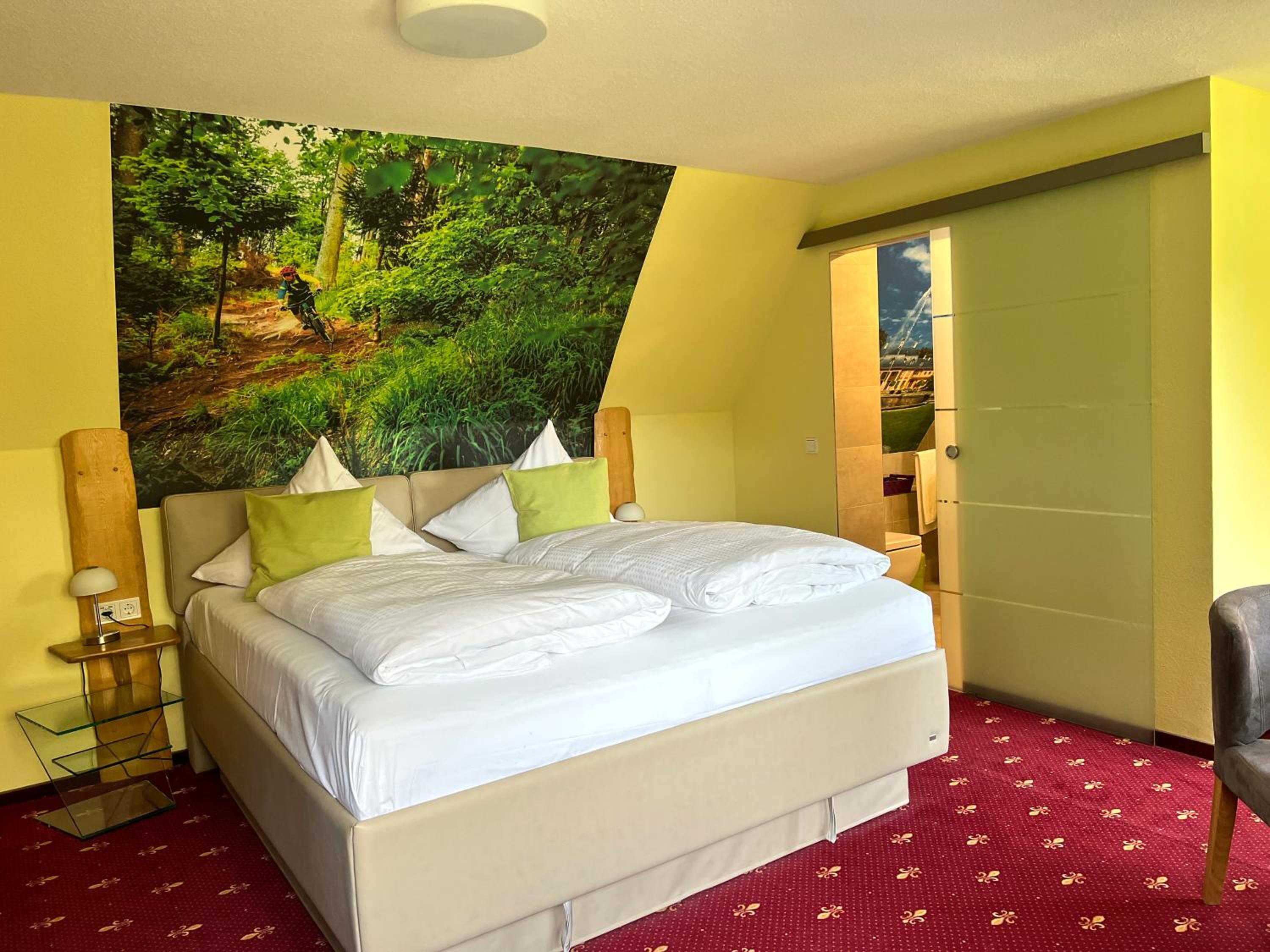 Large Double Room - Photo 5