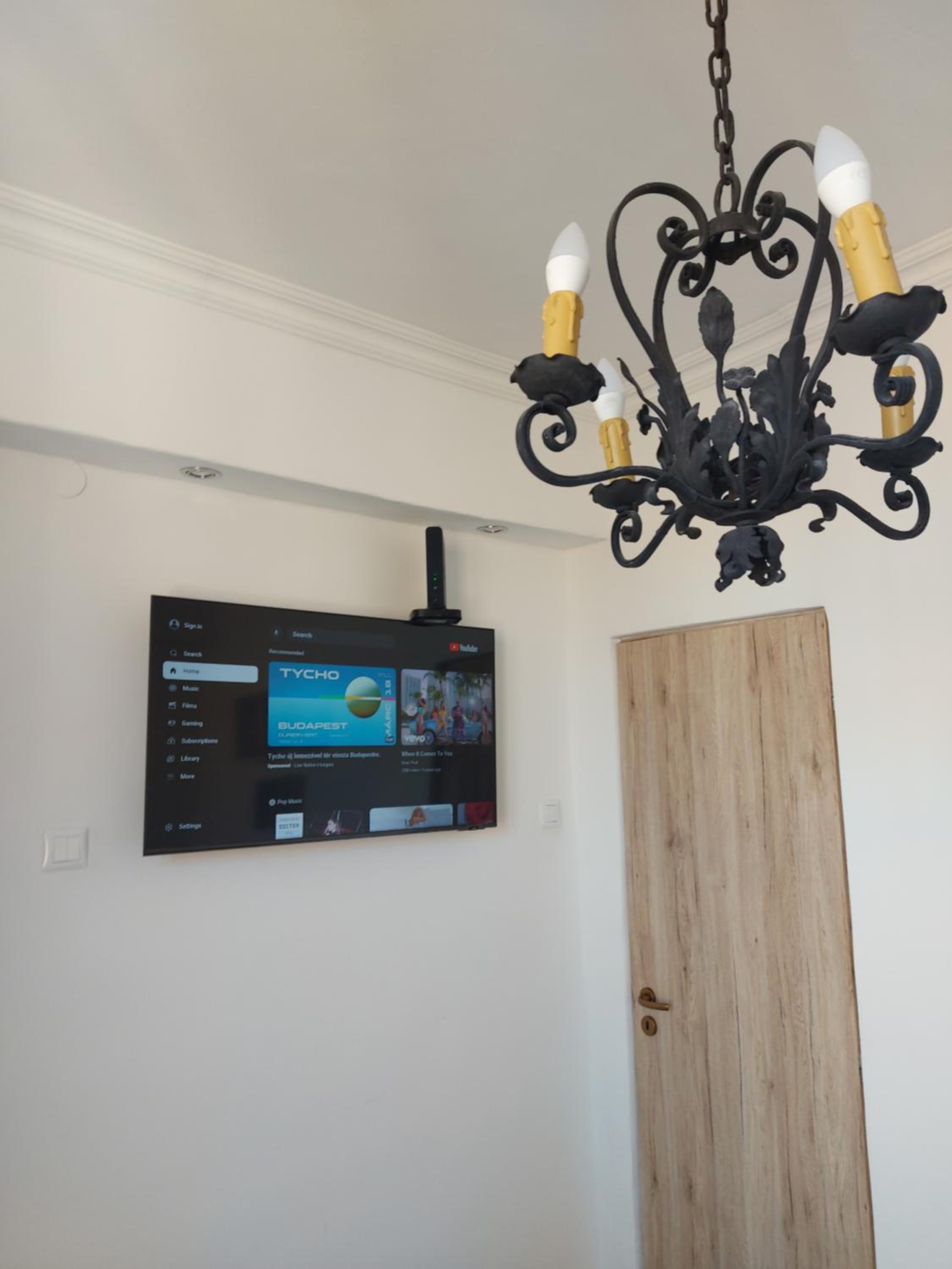 One-Bedroom Apartment - Photo 1