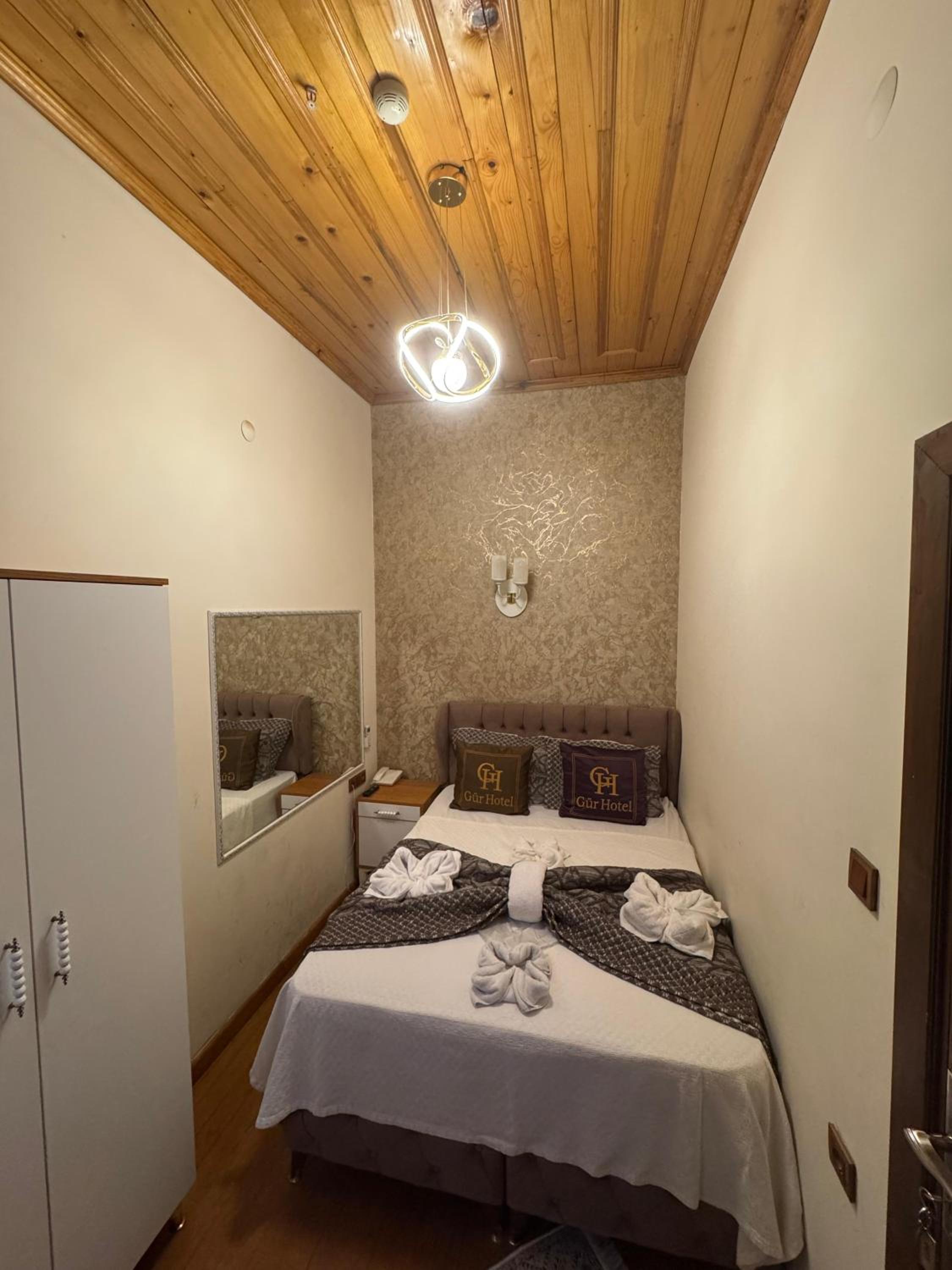 Budget Double Room photo 2