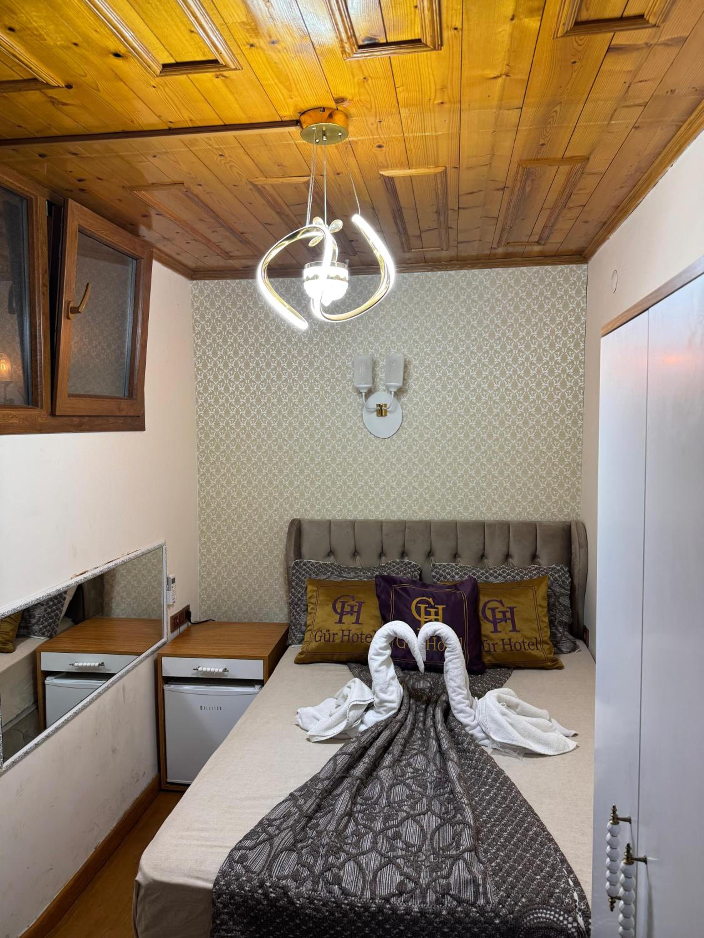 Budget Double Room photo 3
