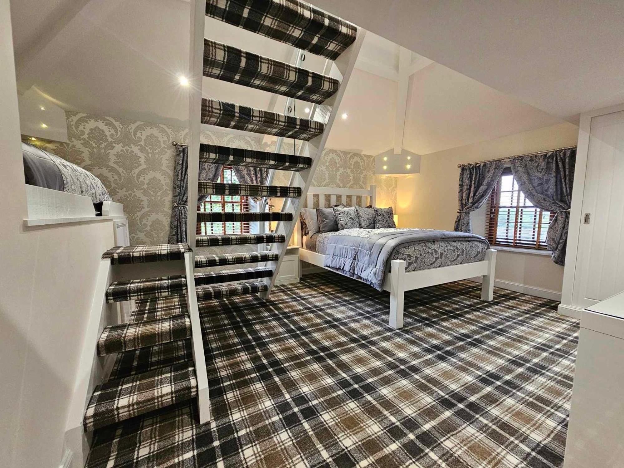 Deluxe Family Room photo 3