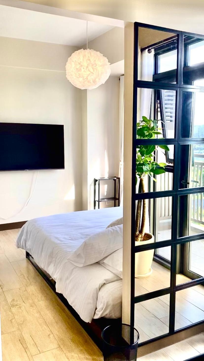 One-Bedroom Apartment With Balcony And City View