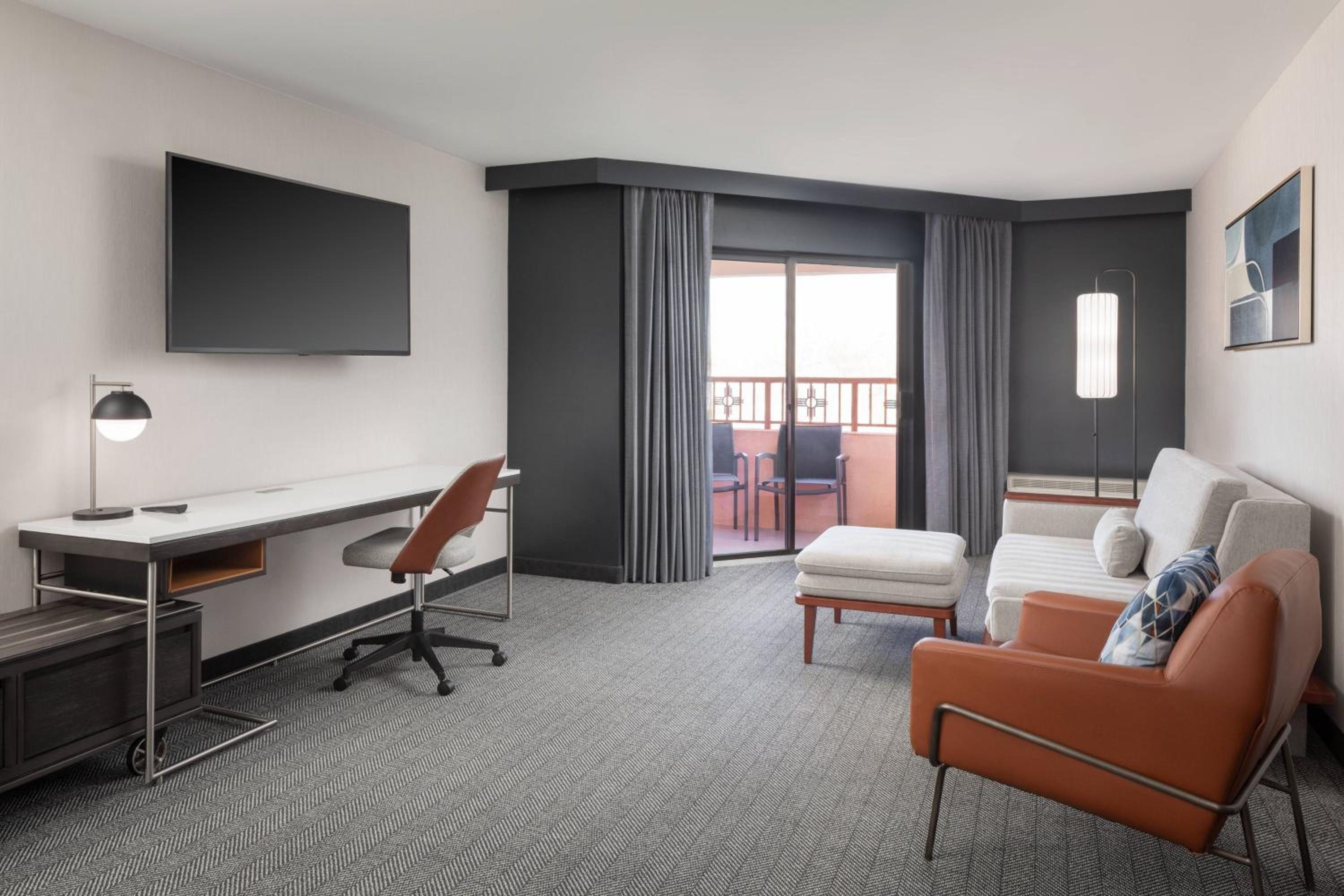 King Suite - Photo 4