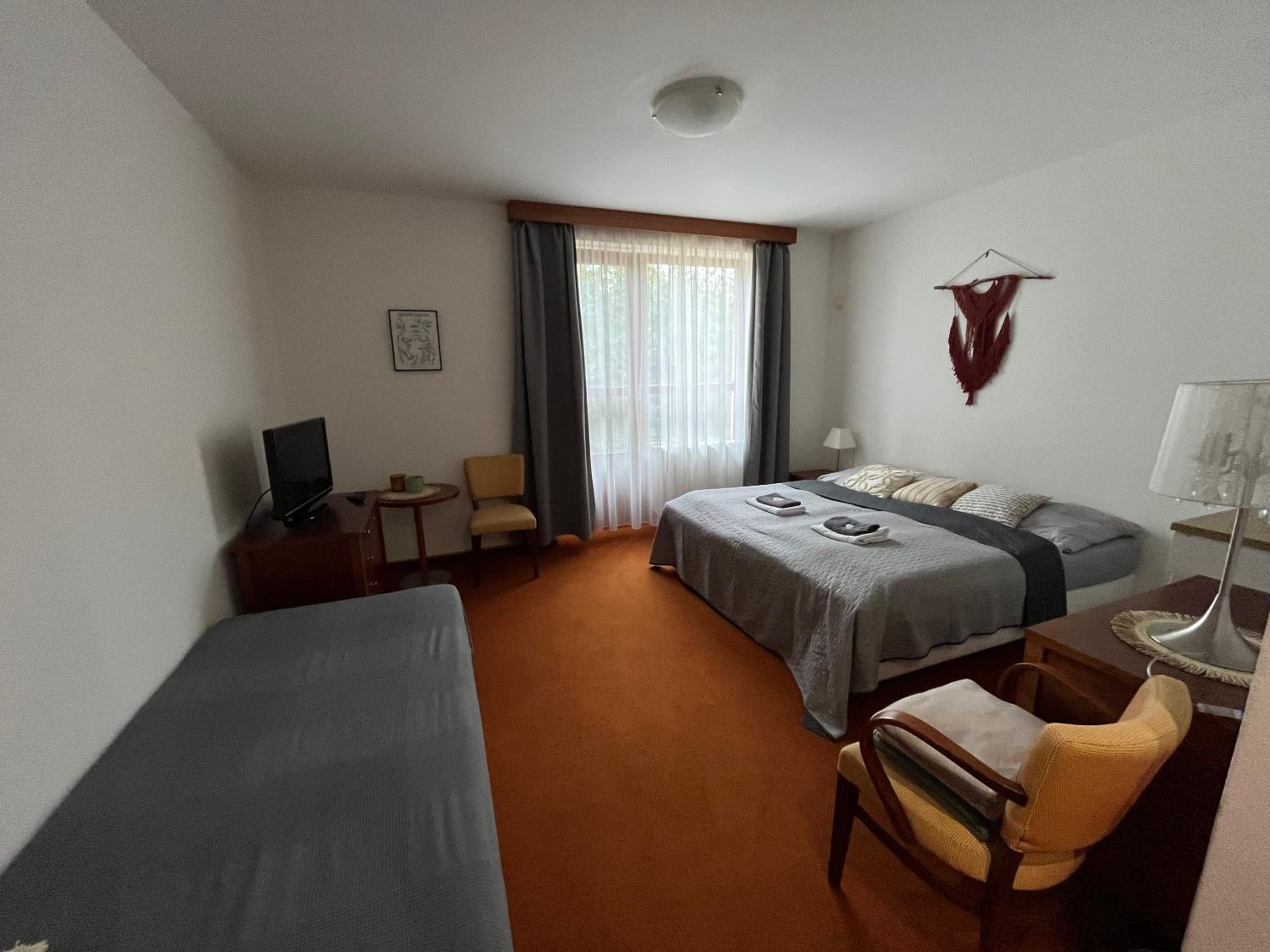 Triple Room - Photo 12