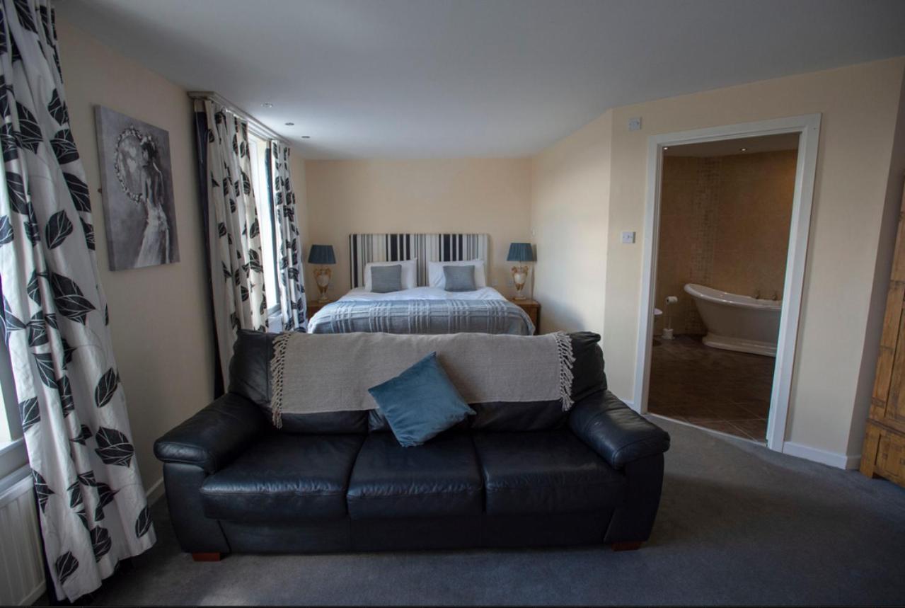 Executive Queen Room with Two Queen Beds - Photo 1