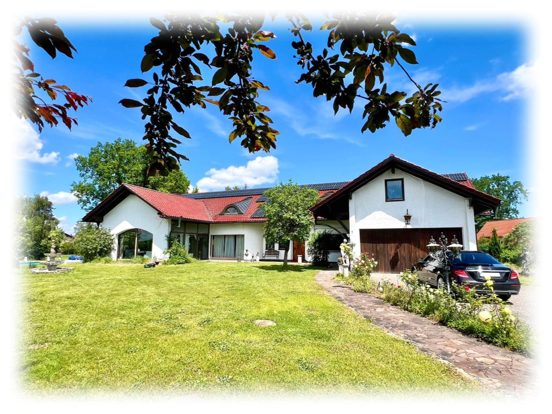 Two-Bedroom Deluxe Apartment with Garden View