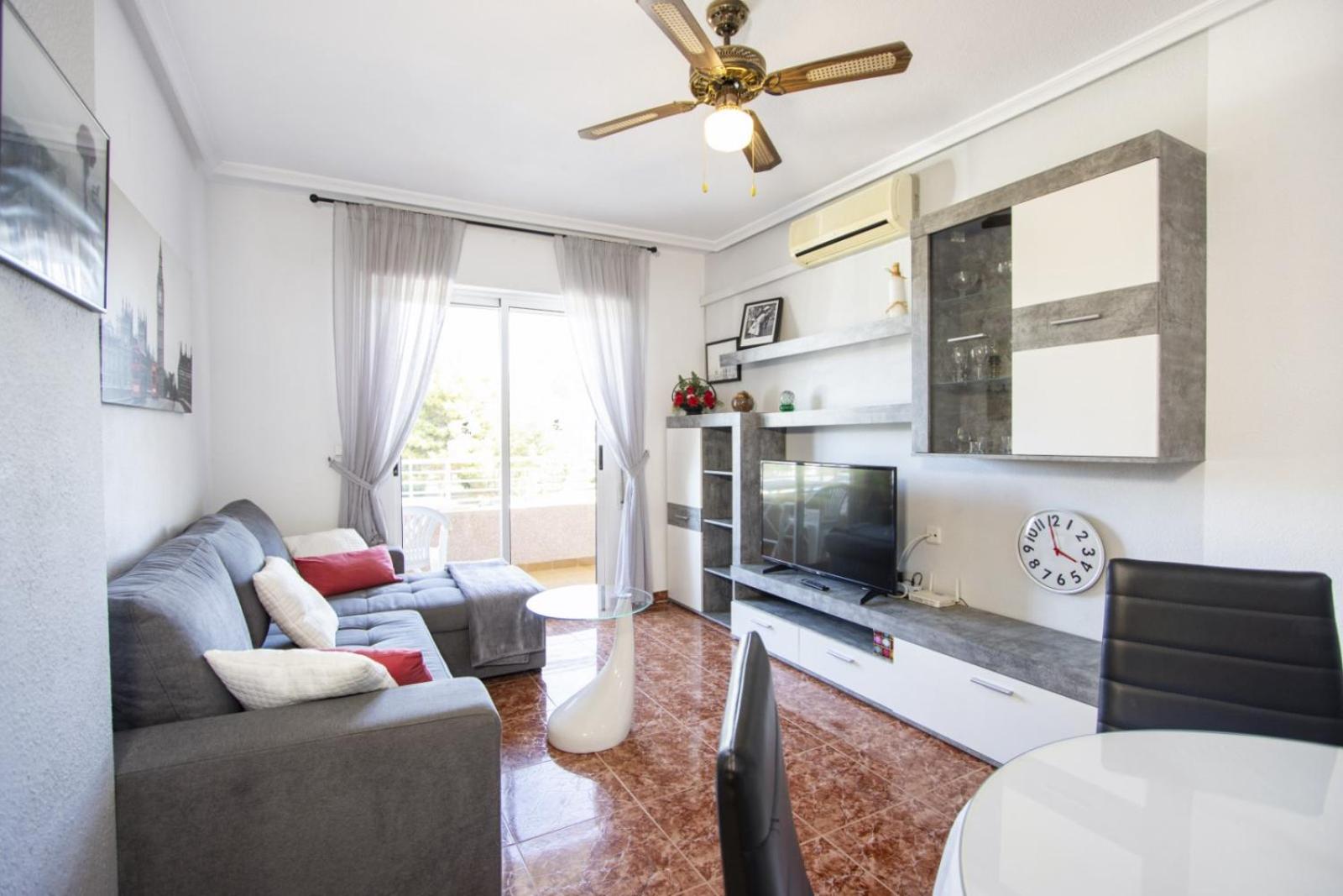 Apartamento de dos habitaciones con balcón