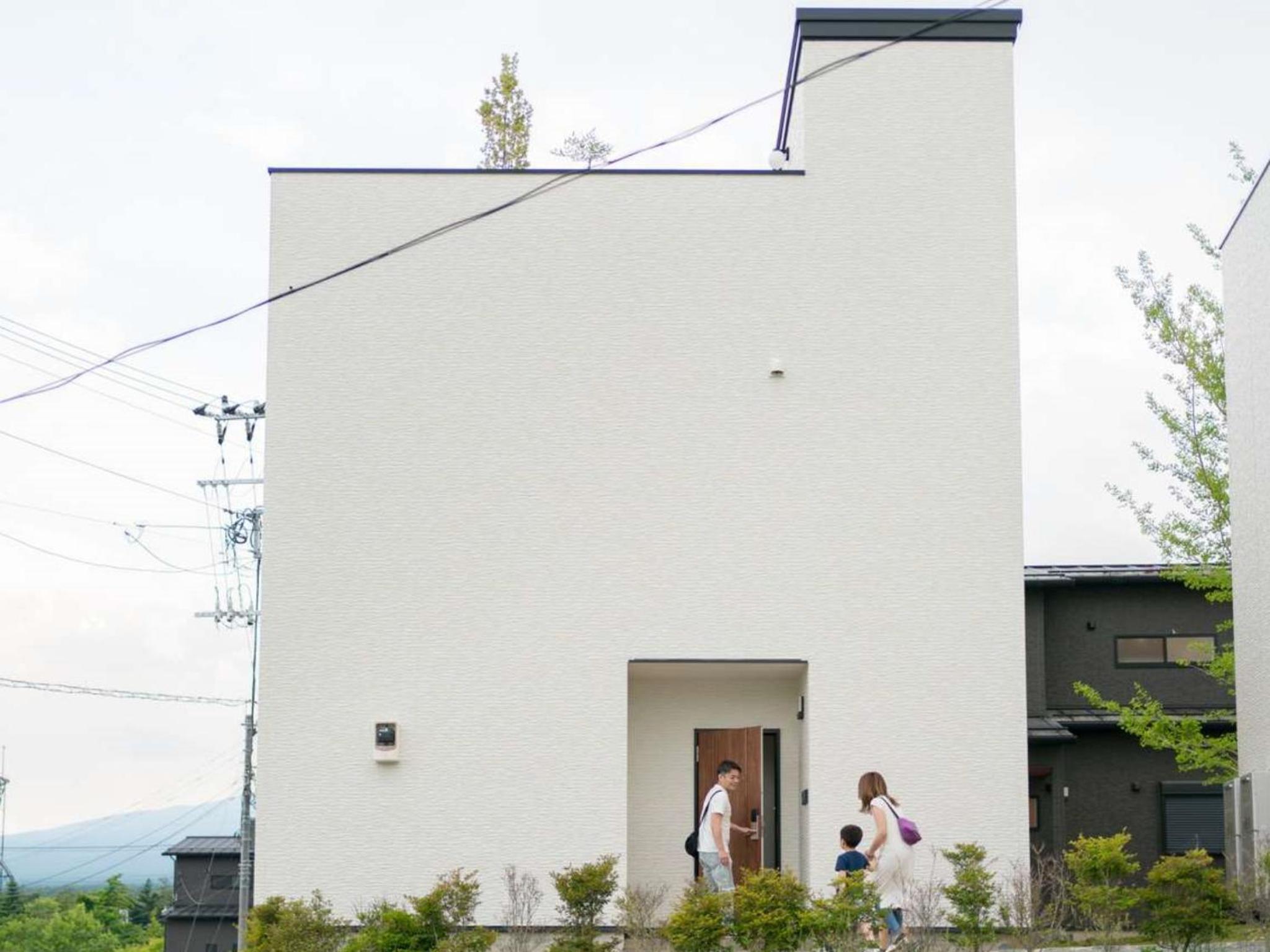 Rooftop Villa with Full Mt. Fuji View & Theater Room